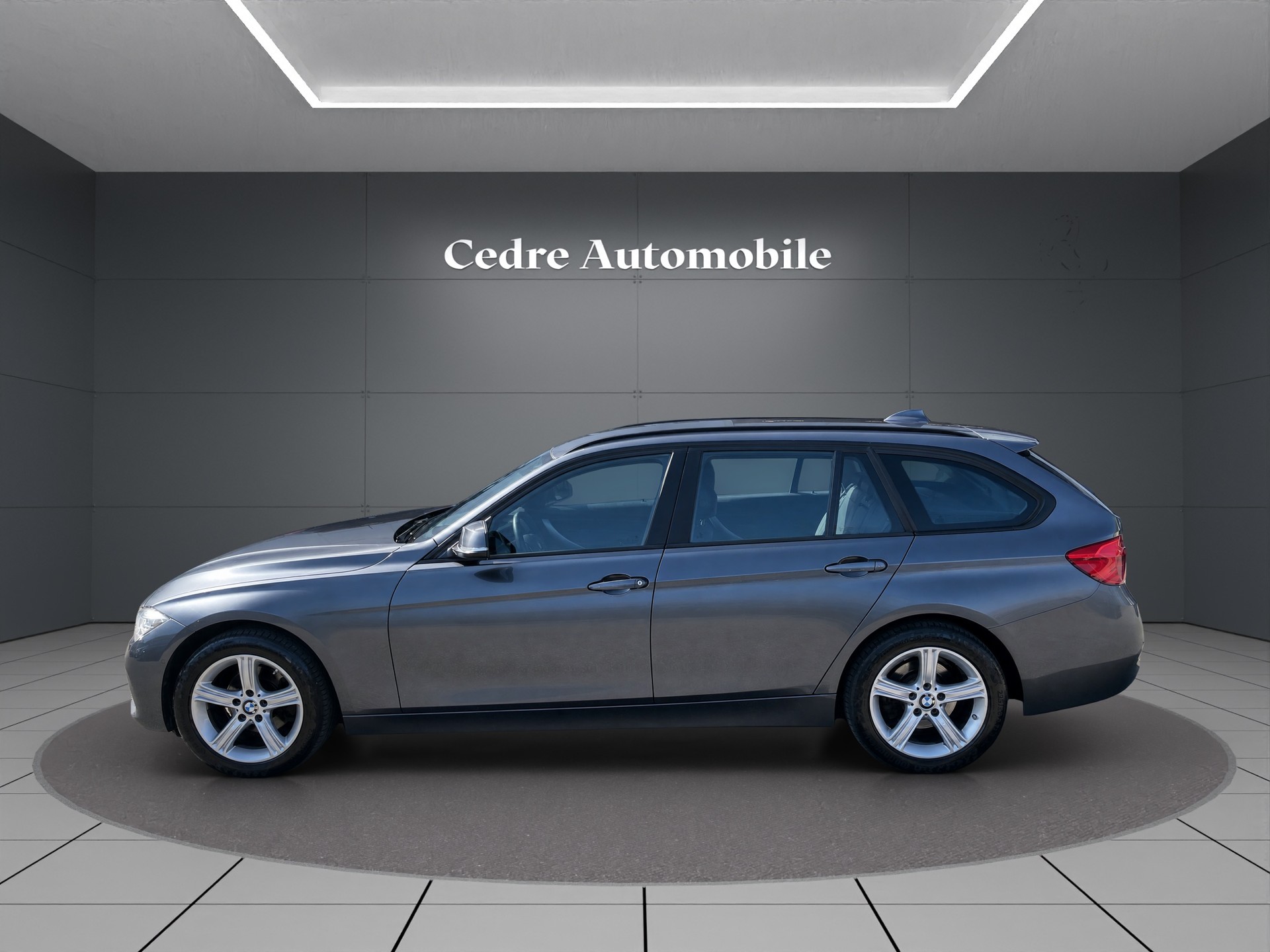 BMW 320i xDrive Touring Steptronic-image-2