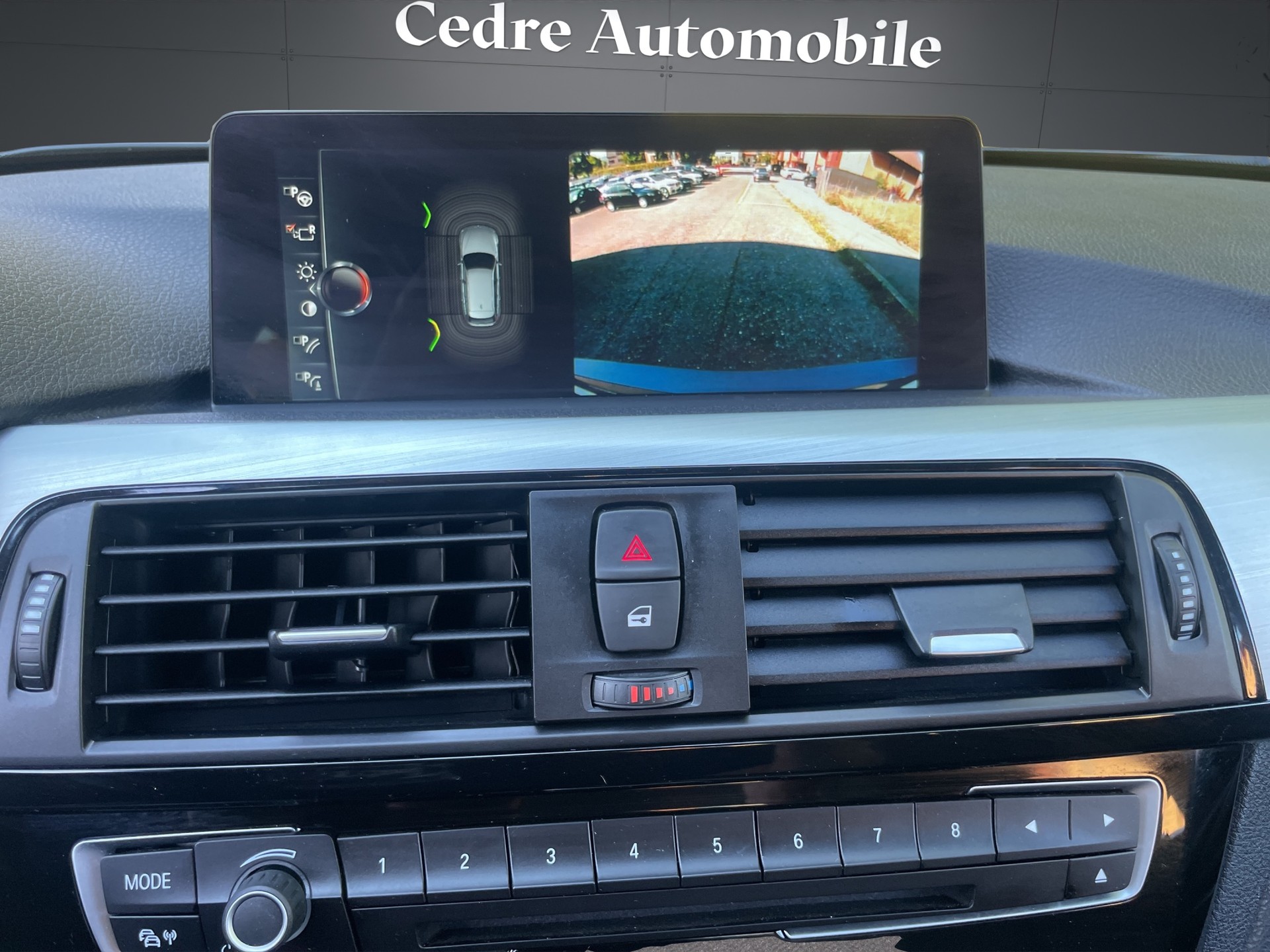 BMW 320i xDrive Touring Steptronic-image-9