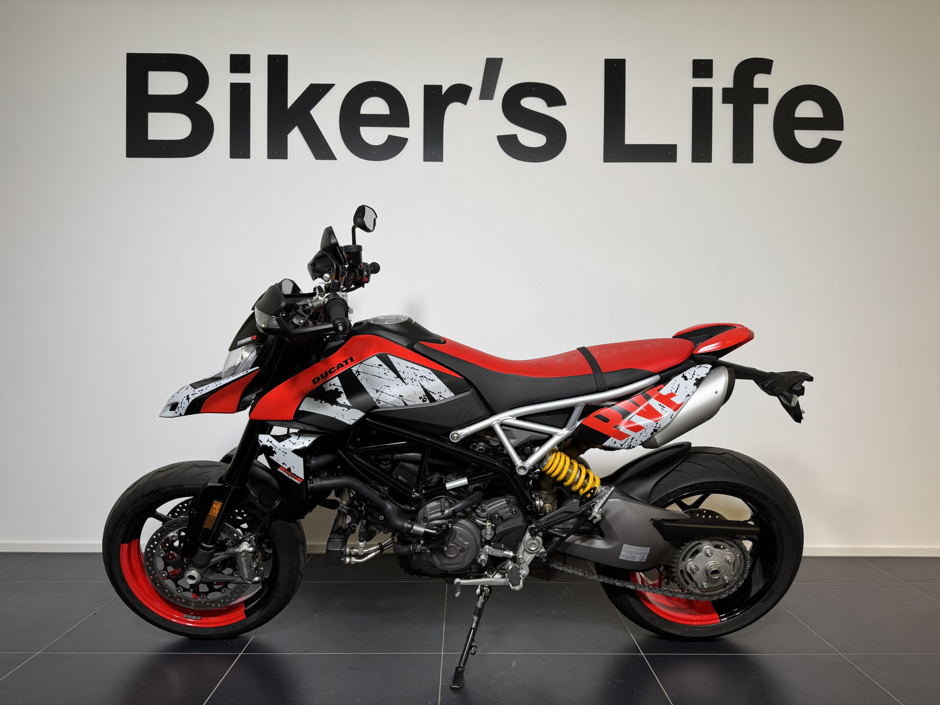 DUCATI Hypermotard 950 RVE-showroom-element-1