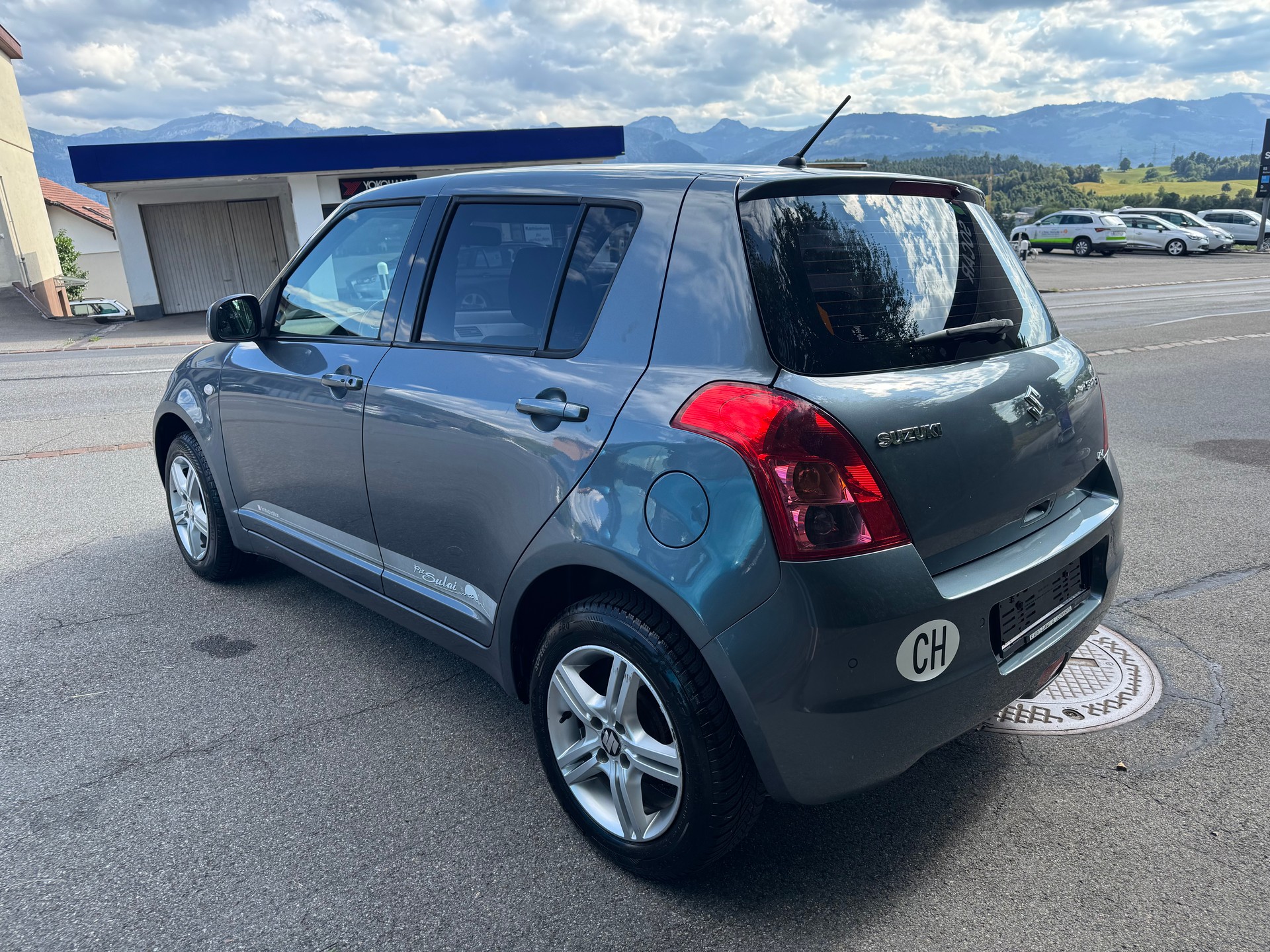 SUZUKI Swift 1.3i 16V GL Top Piz Sulai LE 4x4-image-3
