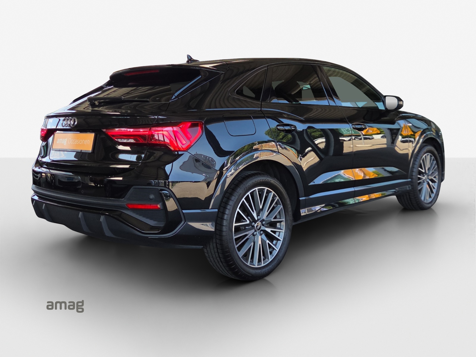 AUDI Q3 Sportback 35 TFSI S line Attraction S-tronic-image-4