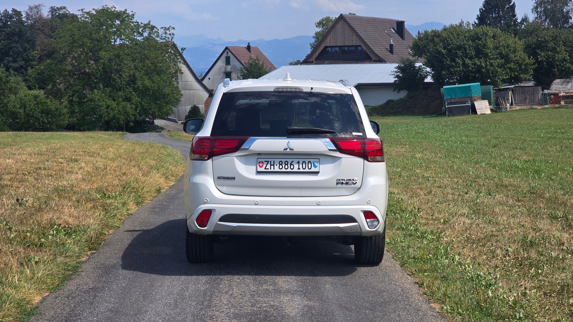 MITSUBISHI Outlander 2.0 PHEV Style 4WD Automatic-image-4