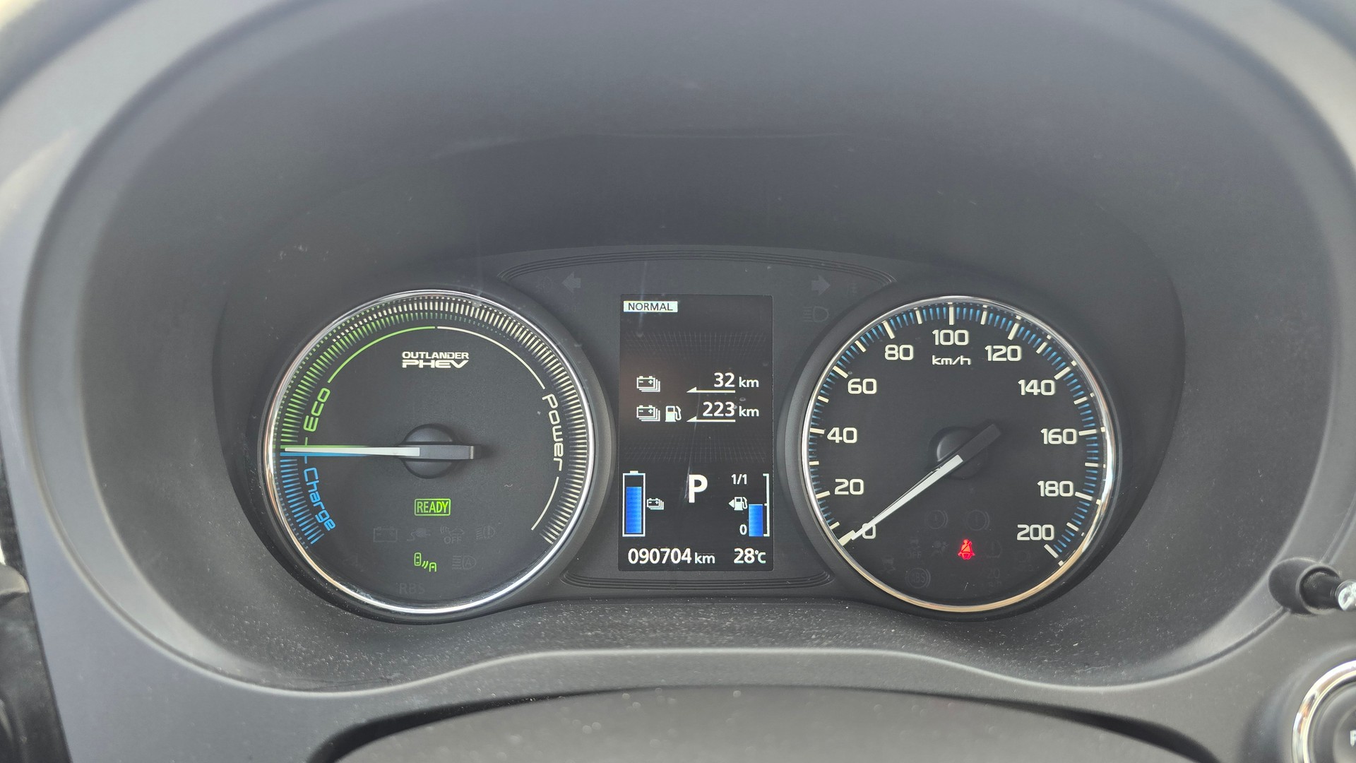MITSUBISHI Outlander 2.0 PHEV Style 4WD Automatic-image-18
