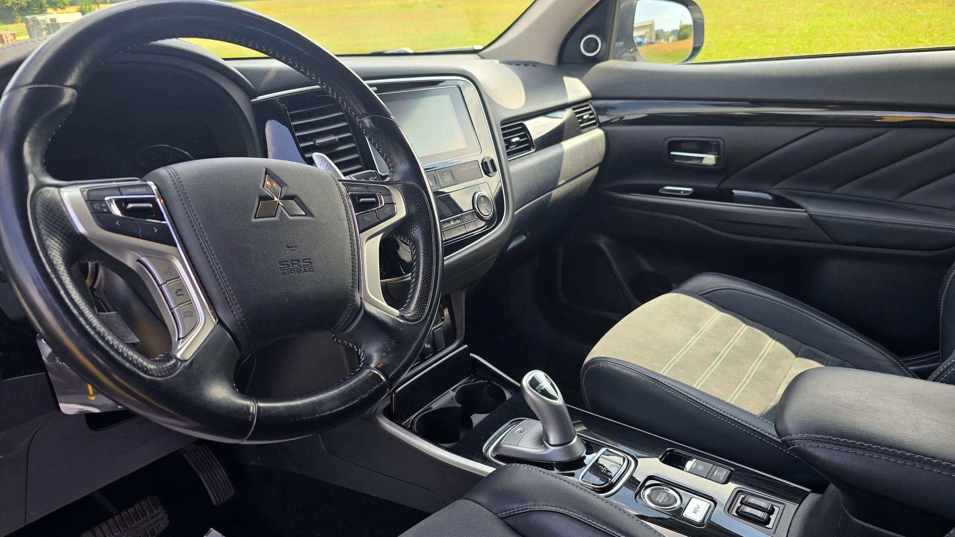 MITSUBISHI Outlander 2.0 PHEV Style 4WD Automatic-image-13