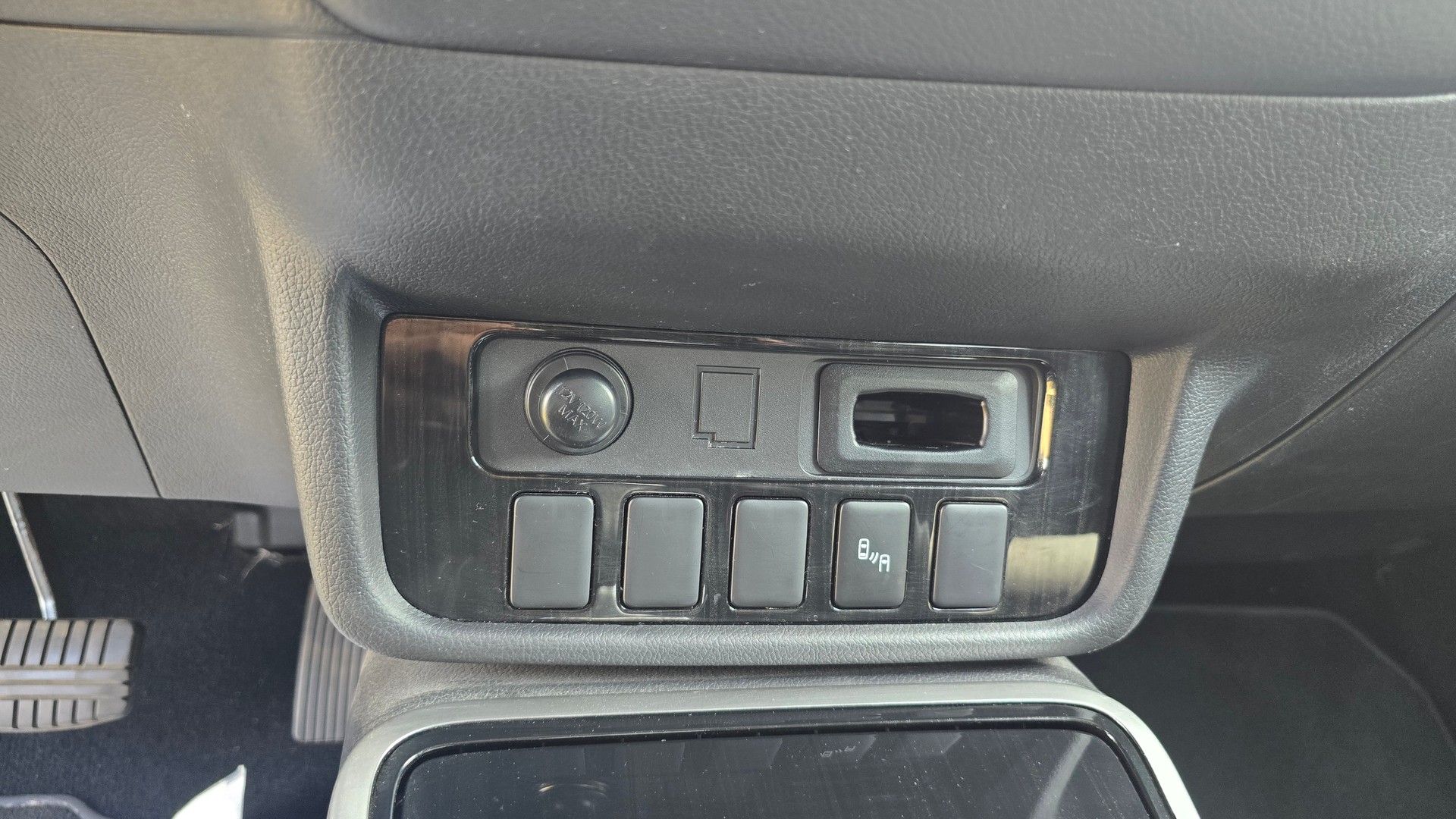 MITSUBISHI Outlander 2.0 PHEV Style 4WD Automatic-image-17