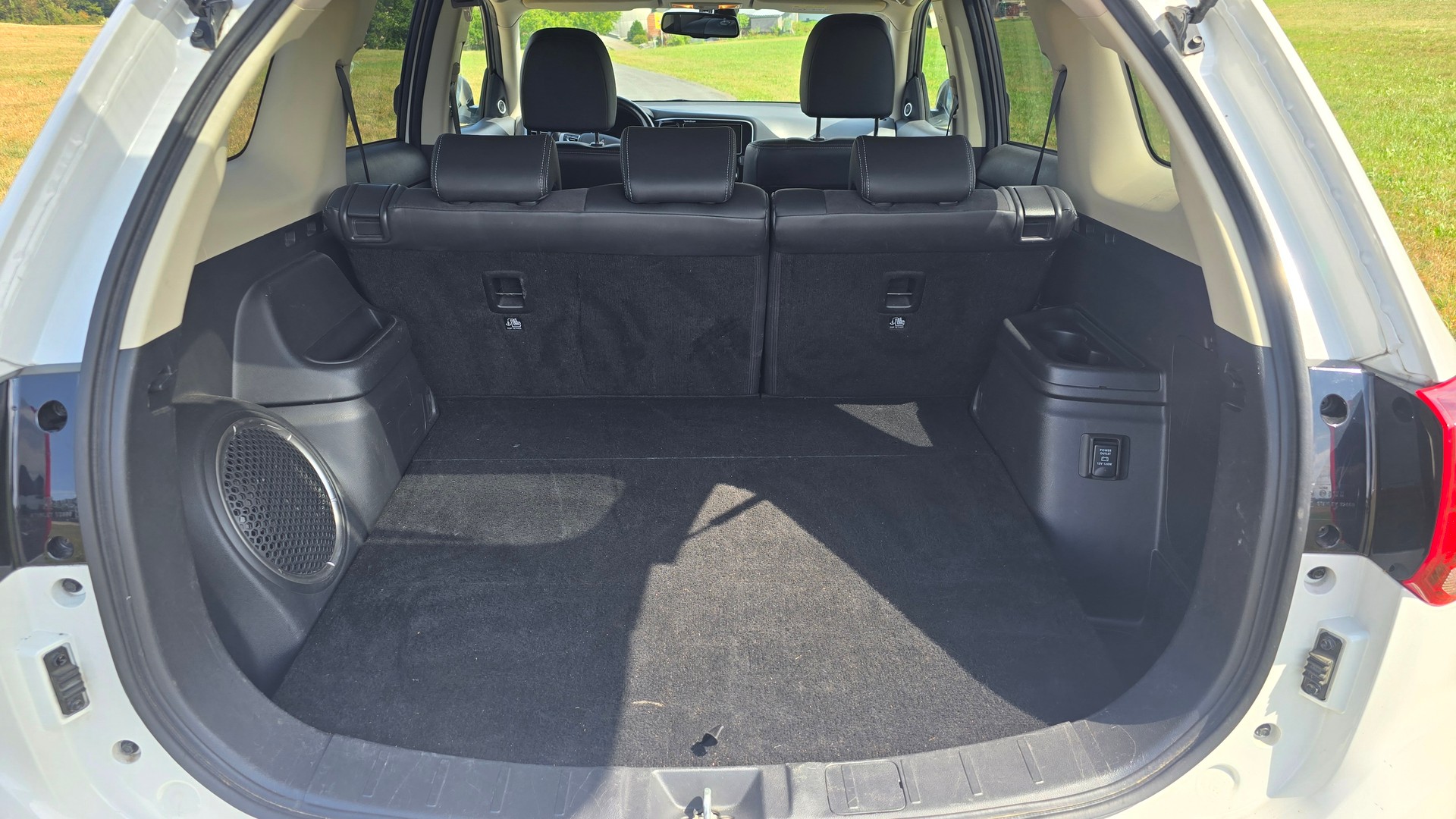 MITSUBISHI Outlander 2.0 PHEV Style 4WD Automatic-image-8
