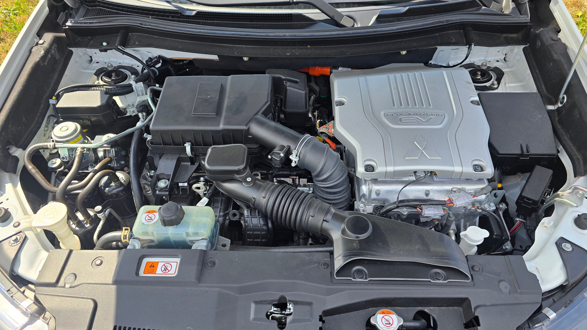 MITSUBISHI Outlander 2.0 PHEV Style 4WD Automatic-image-30
