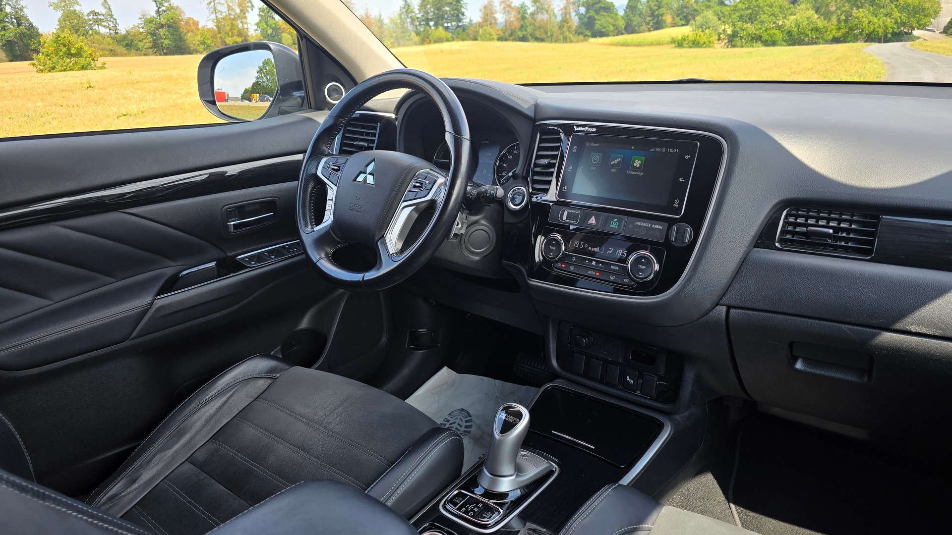 MITSUBISHI Outlander 2.0 PHEV Style 4WD Automatic-image-14