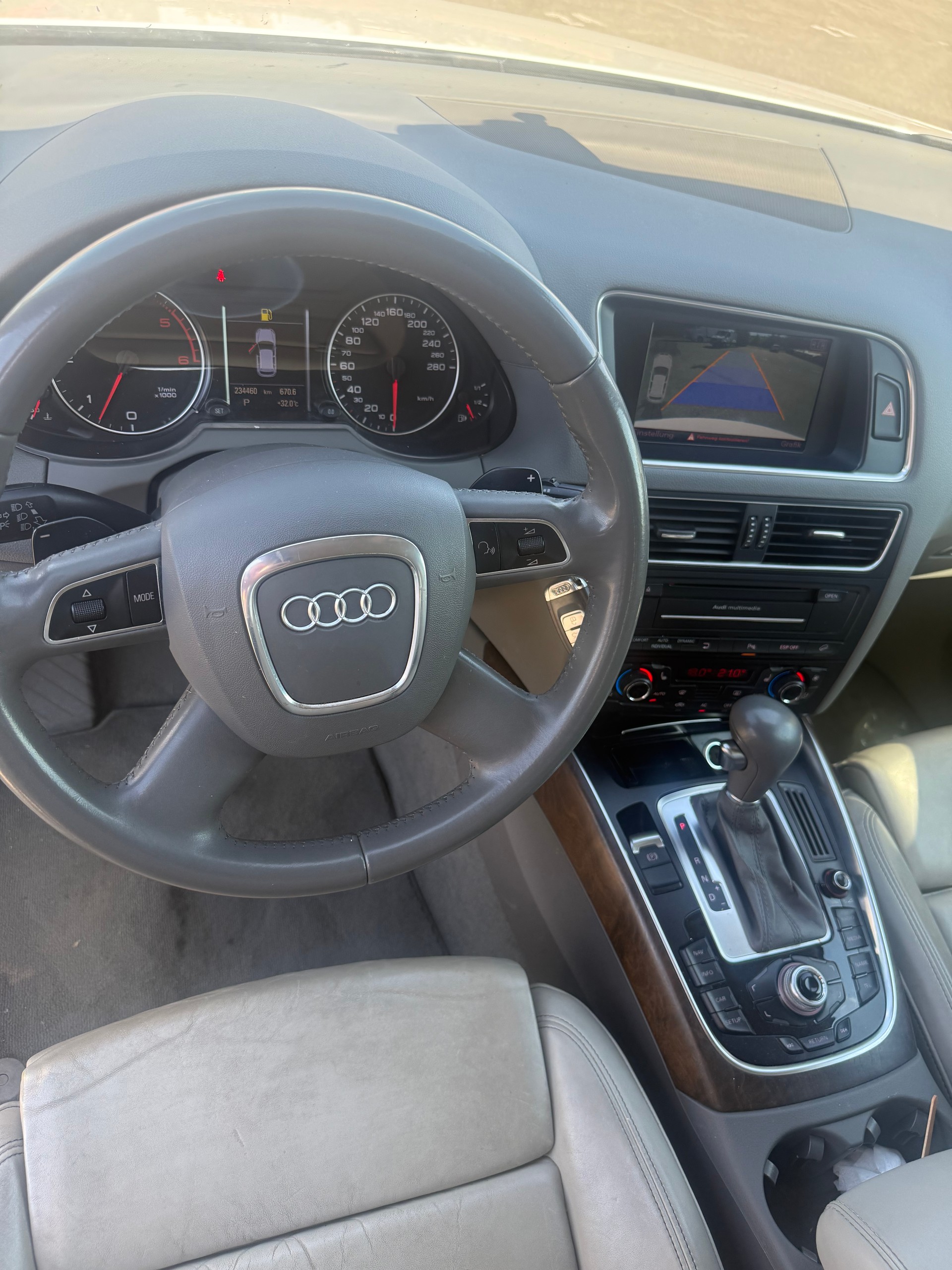 AUDI Q5 3.0 TDI quattro S-tronic-image-7