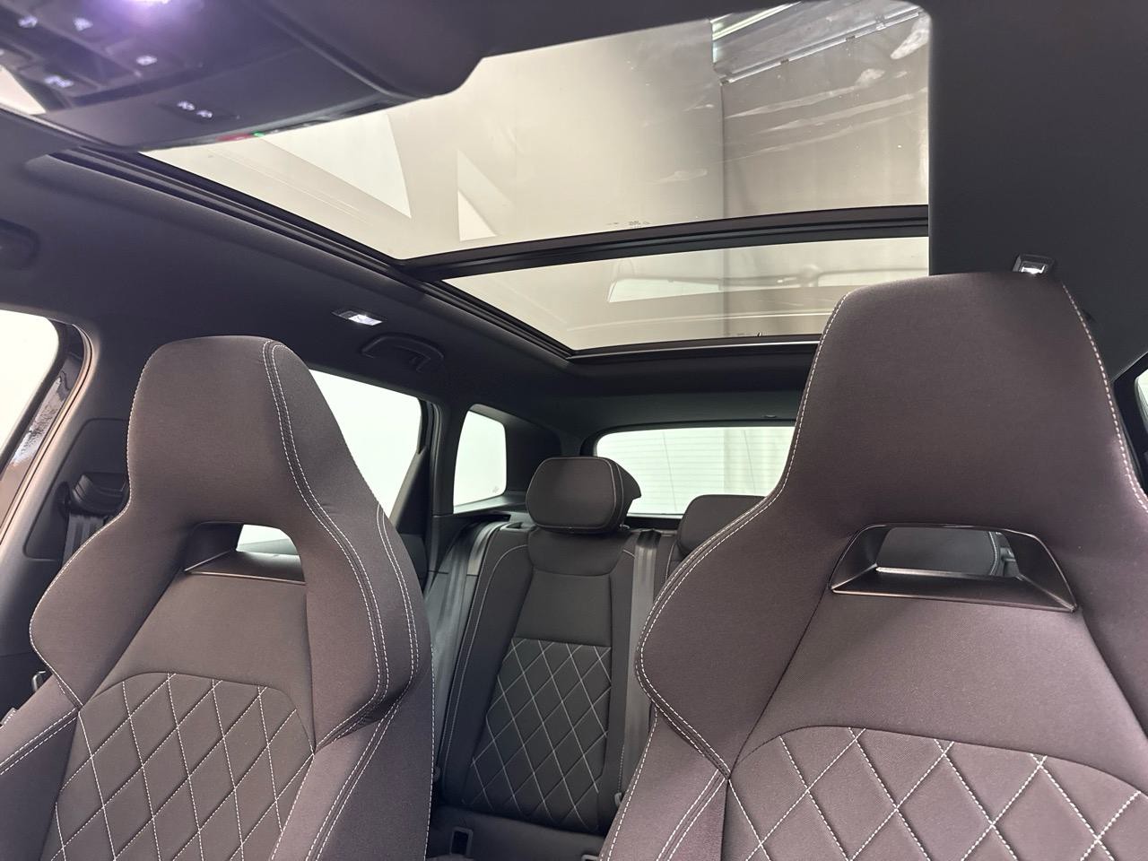SKODA Karoq 2.0 TSI SportLine 4x4 DSG-image-4
