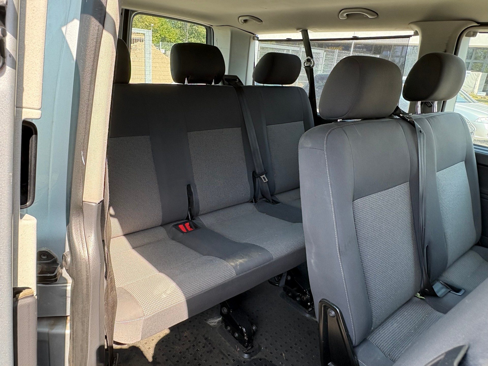 VW T5 Caravelle Comfortline 2.0 TDI DSG-image-12