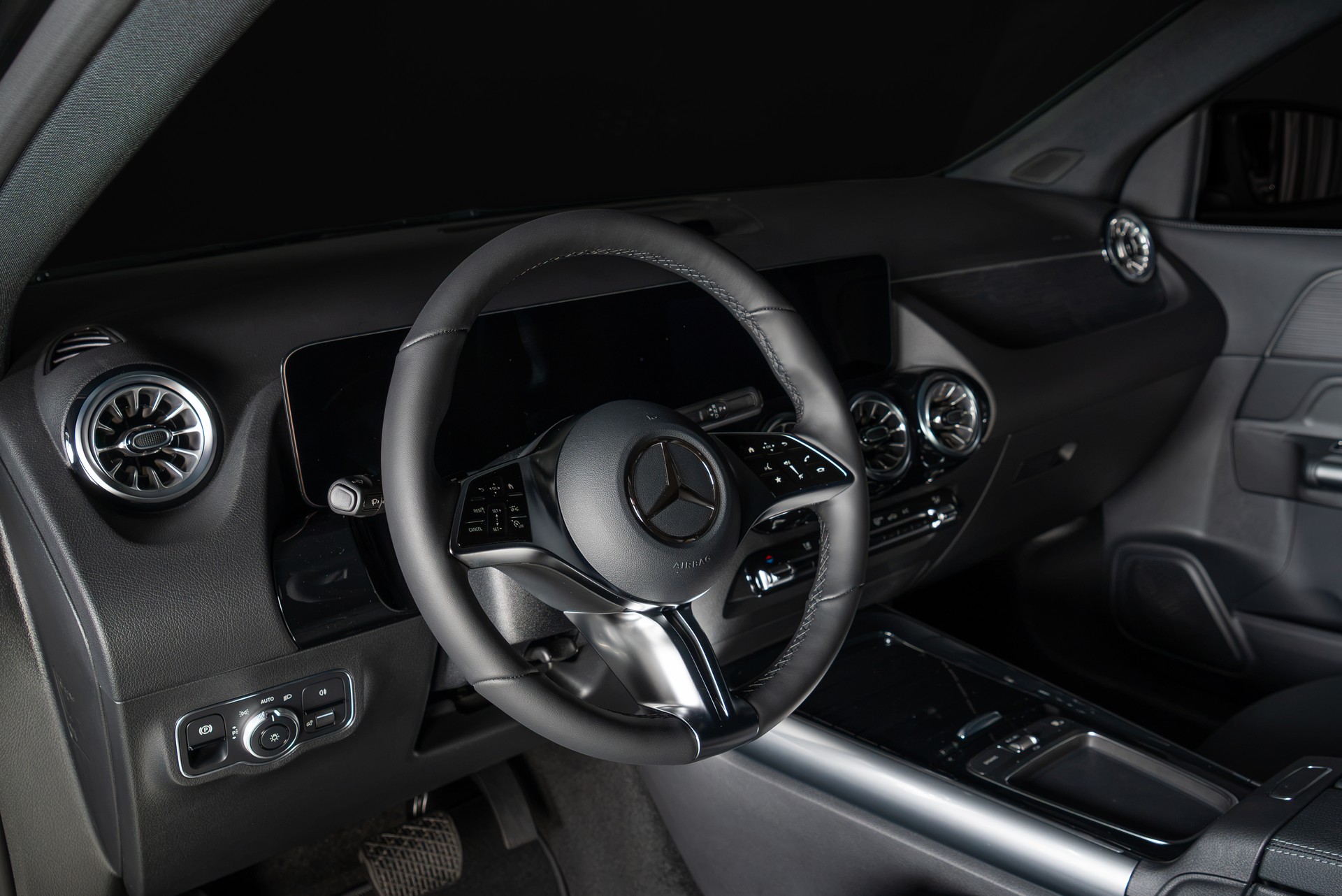 MERCEDES-BENZ GLA 250 4Matic 8G-DCT Swiss Star-image-10