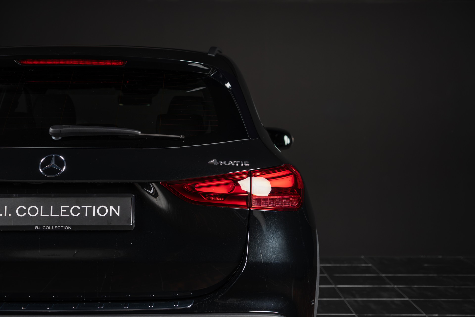 MERCEDES-BENZ GLA 250 4Matic 8G-DCT Swiss Star-image-8