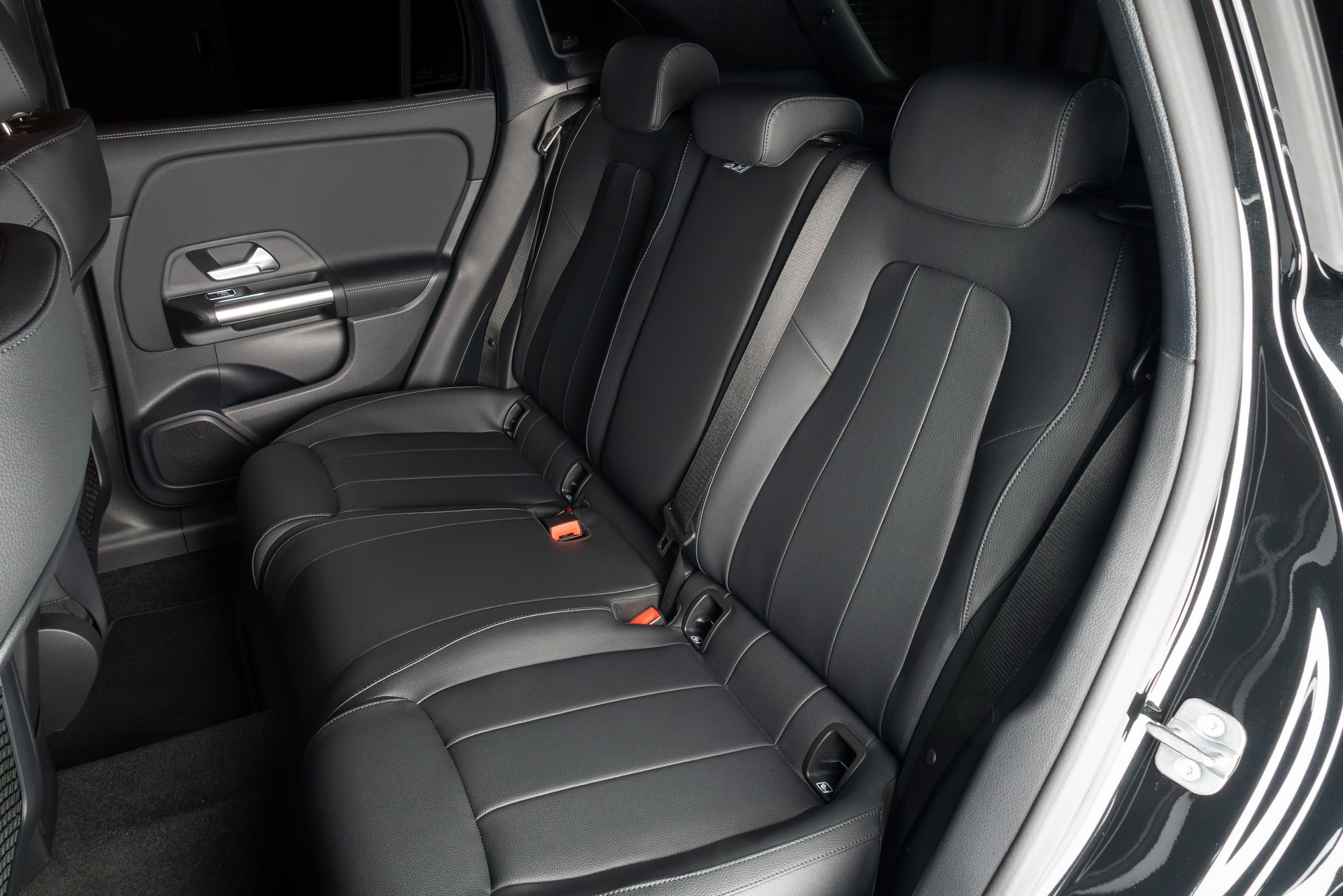 MERCEDES-BENZ GLA 250 4Matic 8G-DCT Swiss Star-image-13