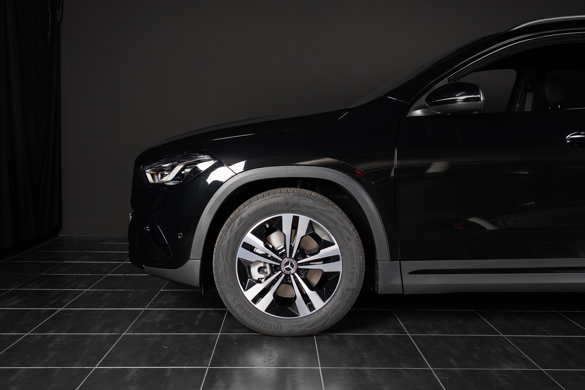 MERCEDES-BENZ GLA 250 4Matic 8G-DCT Swiss Star-image-4