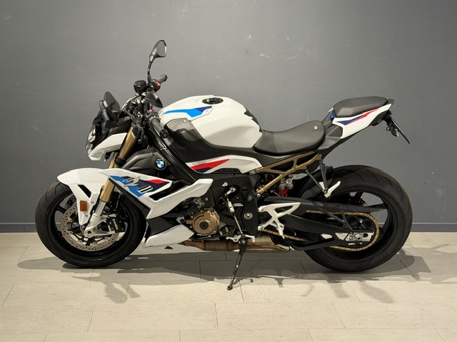 BMW S 1000 R-showroom-element-3