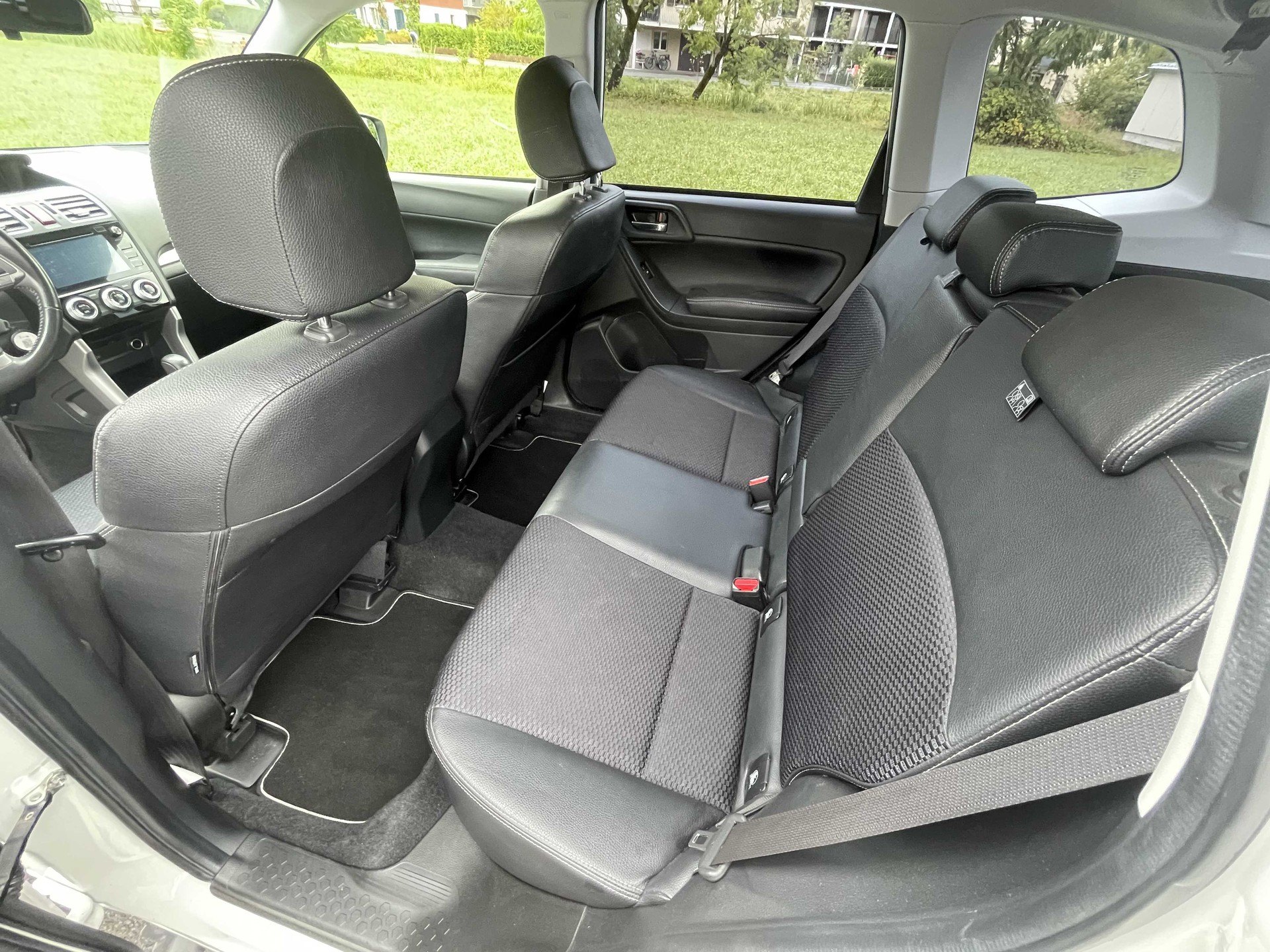 SUBARU Forester Station 2.0 XT Sport-image-13