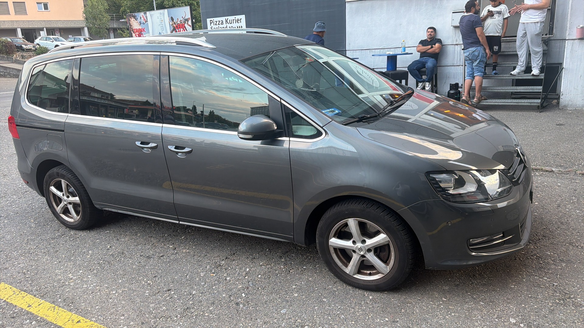 VW Sharan 2.0 TDI BlueMotion Technology Highline DSG-image-5
