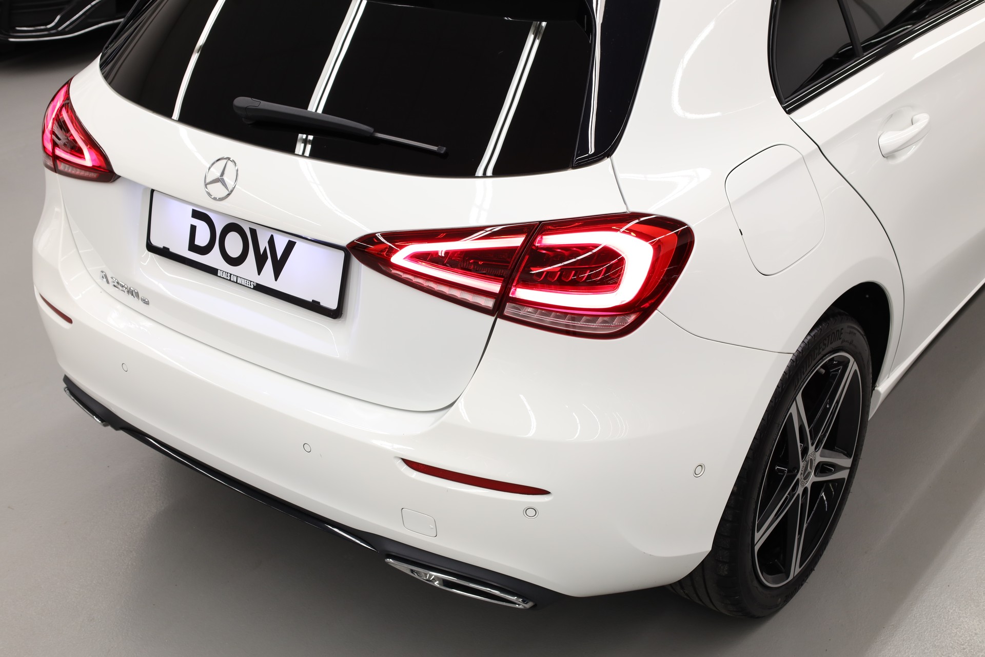 MERCEDES-BENZ A 250 e Progressive-image-8