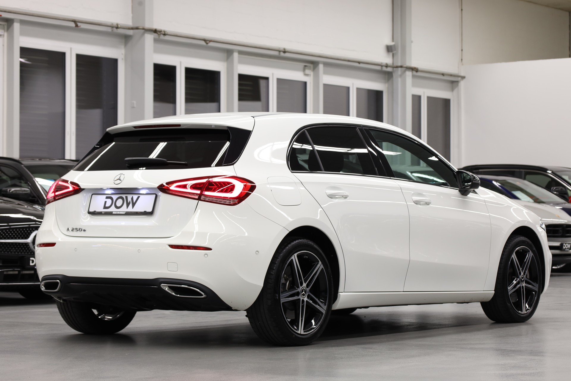MERCEDES-BENZ A 250 e Progressive-image-5