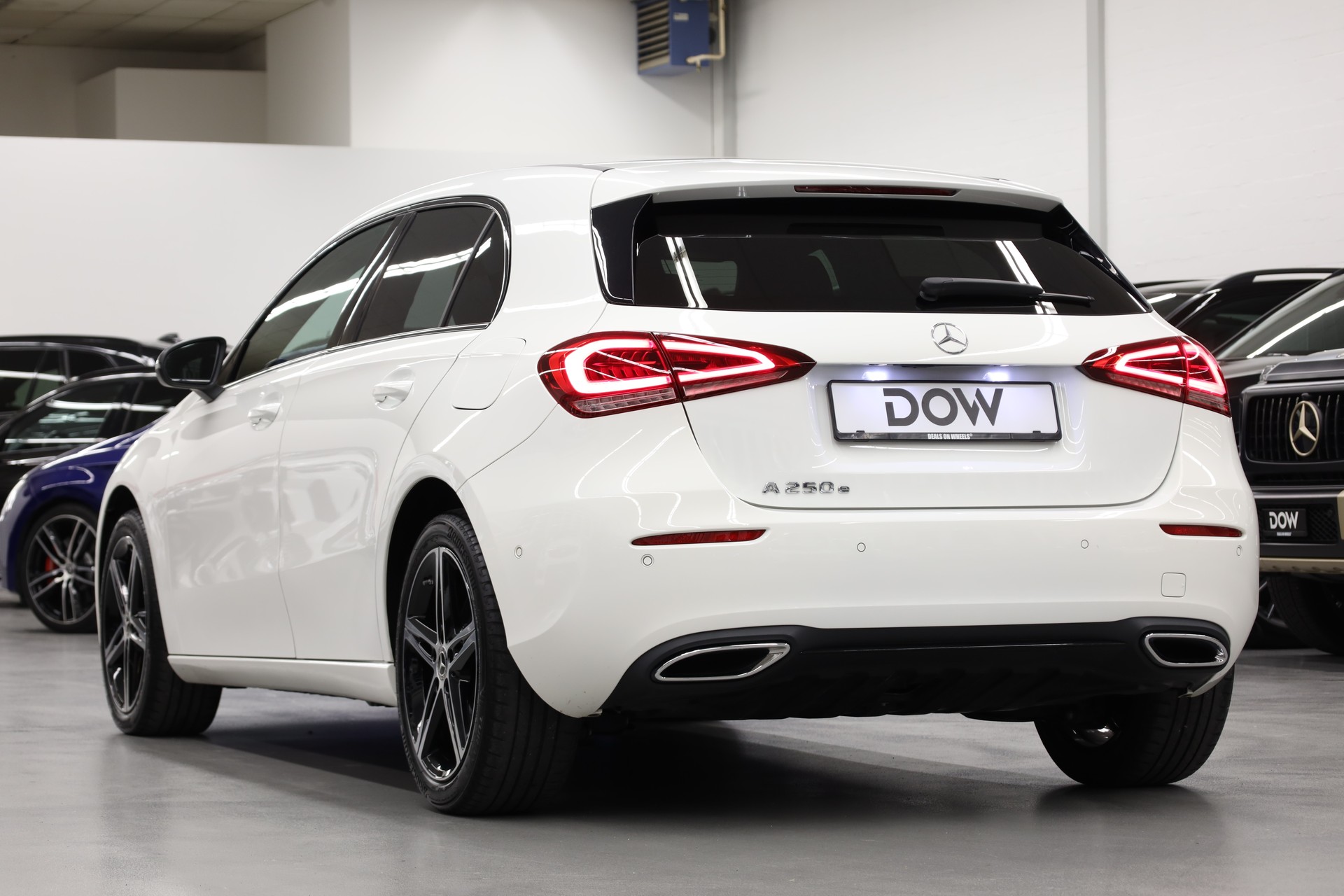 MERCEDES-BENZ A 250 e Progressive-image-6