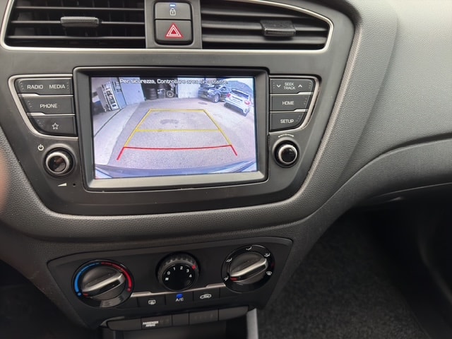 HYUNDAI i20 1.2 Active-image-7