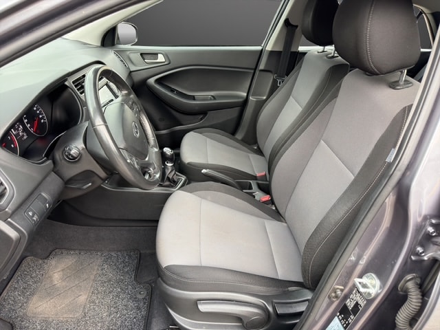 HYUNDAI i20 1.2 Active-image-8