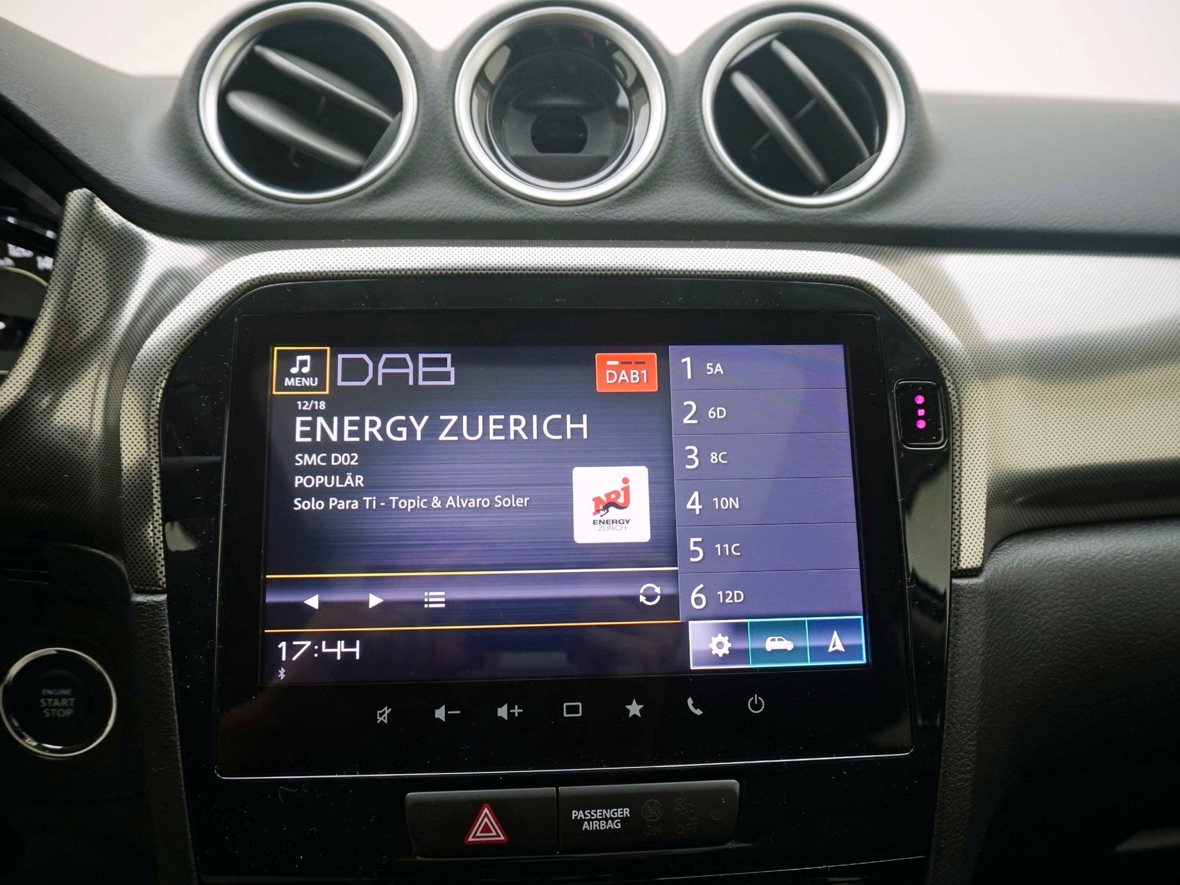 SUZUKI Vitara 1.4 T Compact Top Hybrid 4x4-image-12