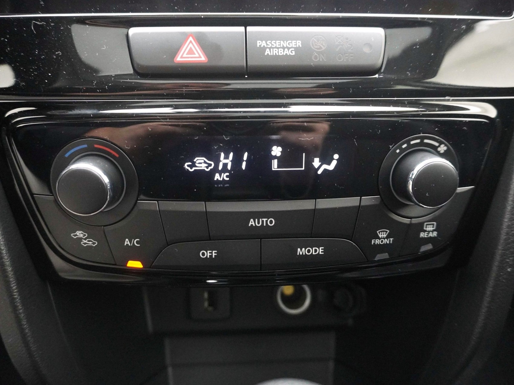 SUZUKI Vitara 1.4 T Compact Top Hybrid 4x4-image-15