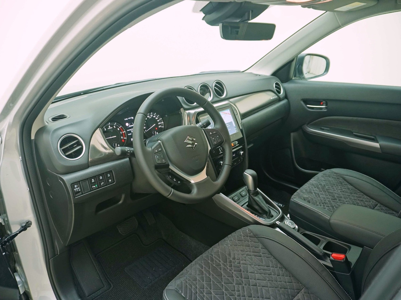 SUZUKI Vitara 1.4 T Compact Top Hybrid 4x4-image-7