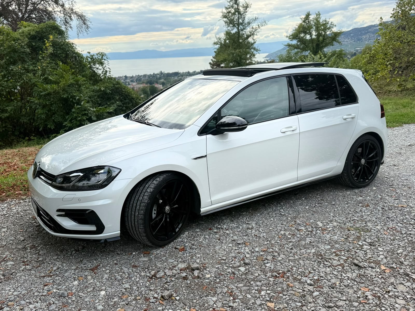 VW 2.0 TSI R DSG 4motion-image-0