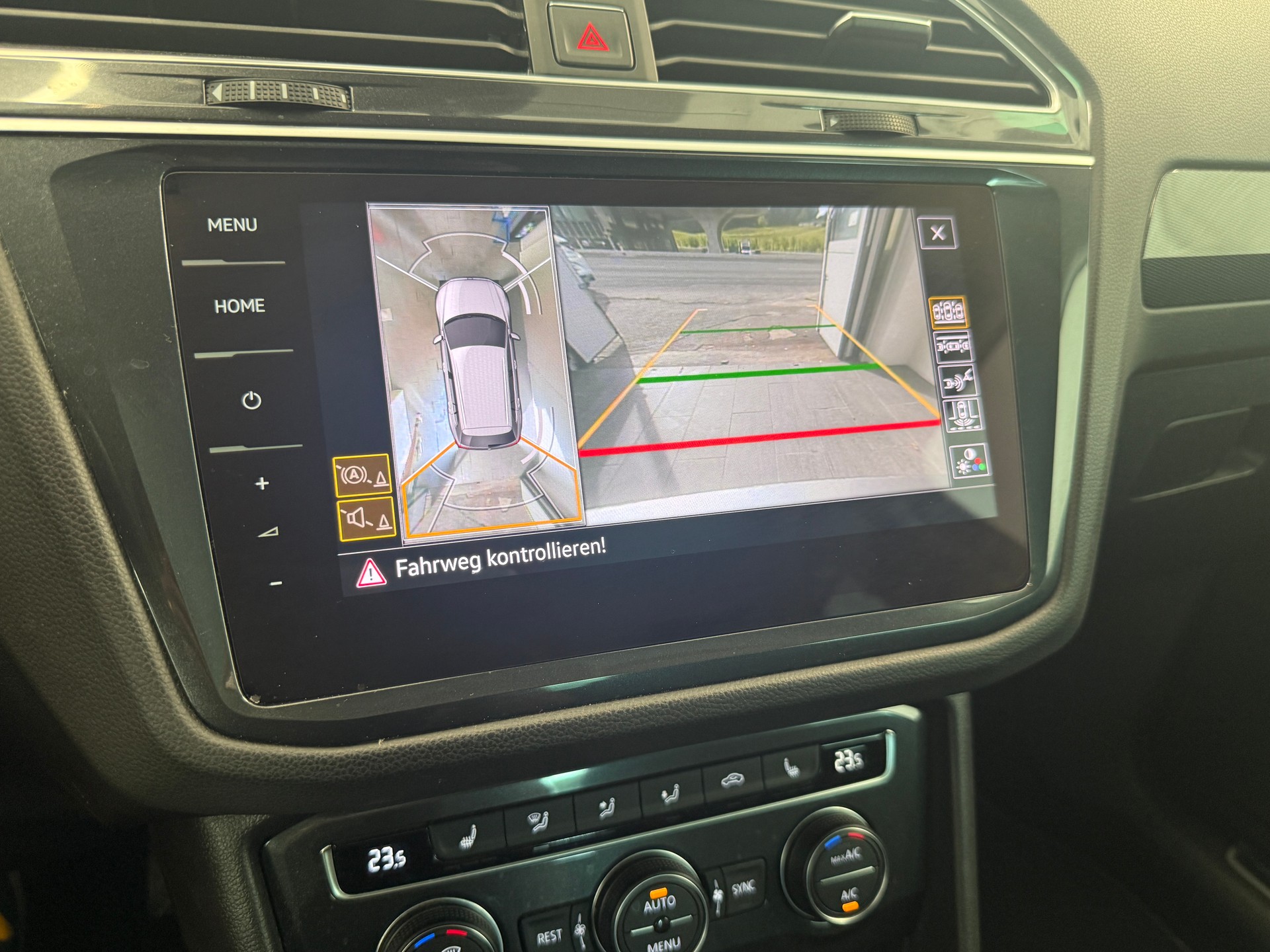 VW Tiguan 2.0 TDI SCR Highline 4Motion DSG Ab 330.- pro Monat AHK 2500KG-image-15