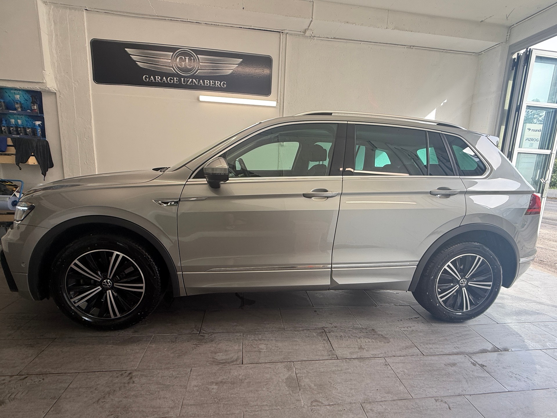 VW Tiguan 2.0 TDI SCR Highline 4Motion DSG Ab 330.- pro Monat AHK 2500KG-image-1