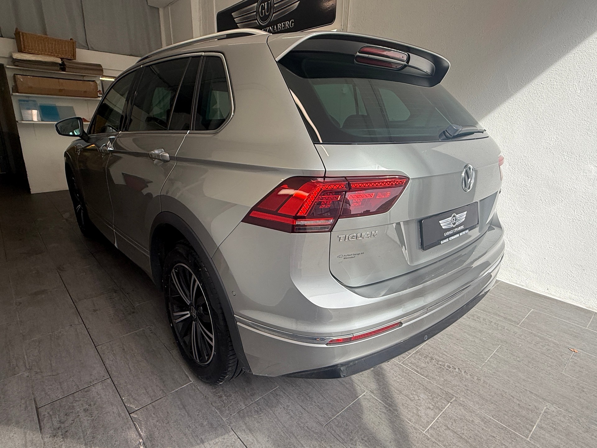 VW Tiguan 2.0 TDI SCR Highline 4Motion DSG Ab 330.- pro Monat AHK 2500KG-image-2