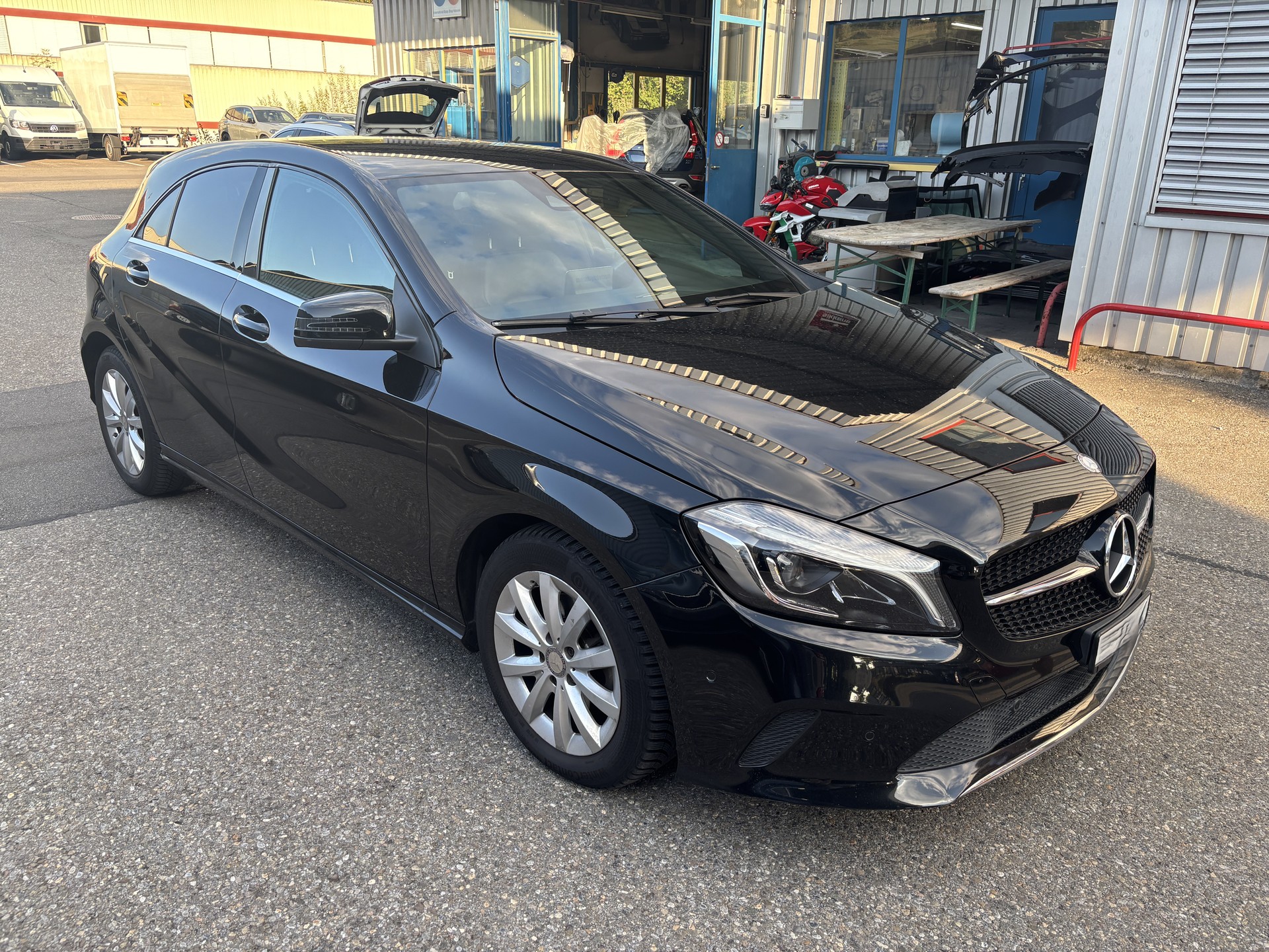 MERCEDES-BENZ A 200 CDI 4Matic 7G-DCT-showroom-element-1