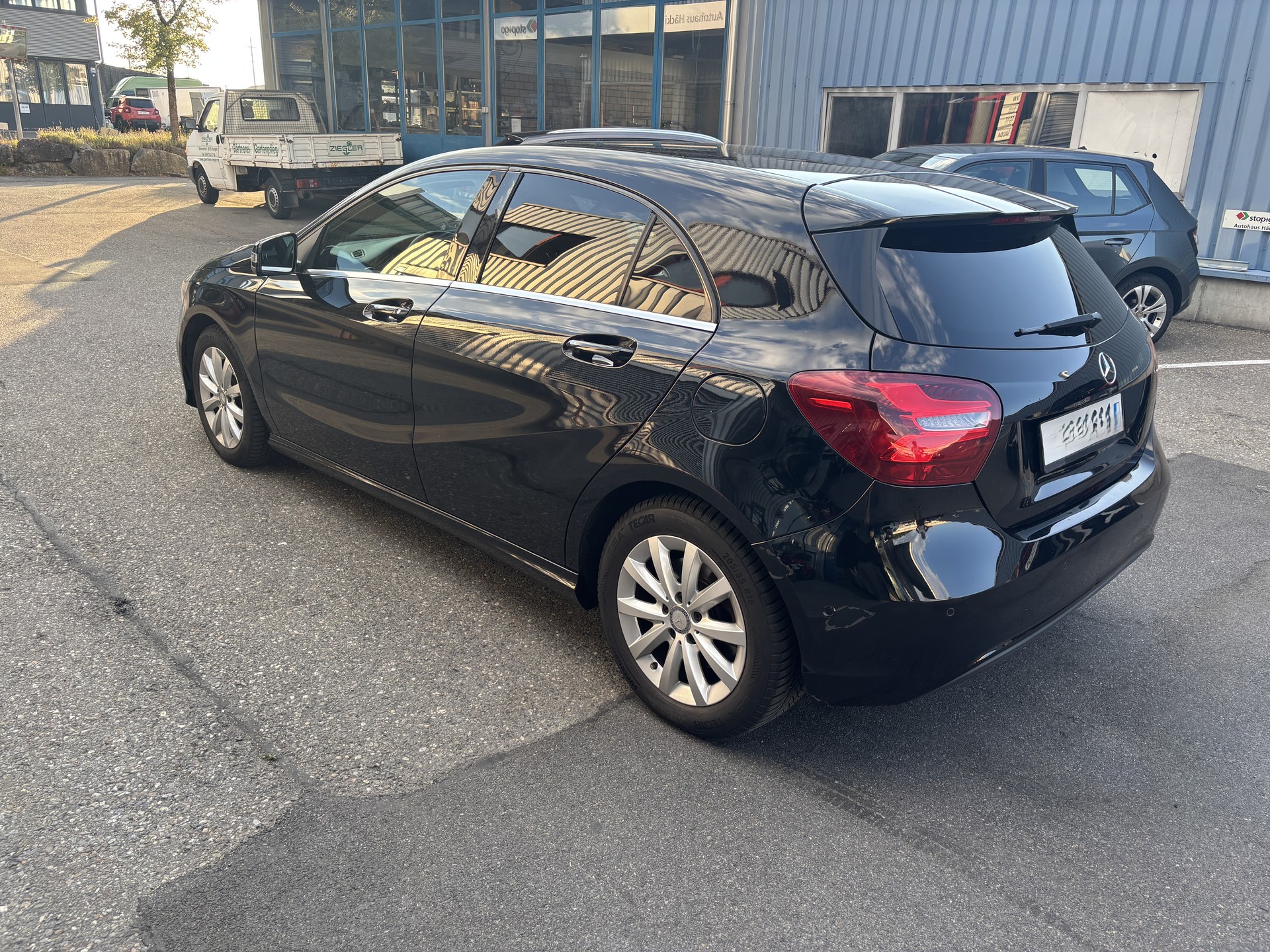 MERCEDES-BENZ A 200 CDI 4Matic 7G-DCT-showroom-element-3