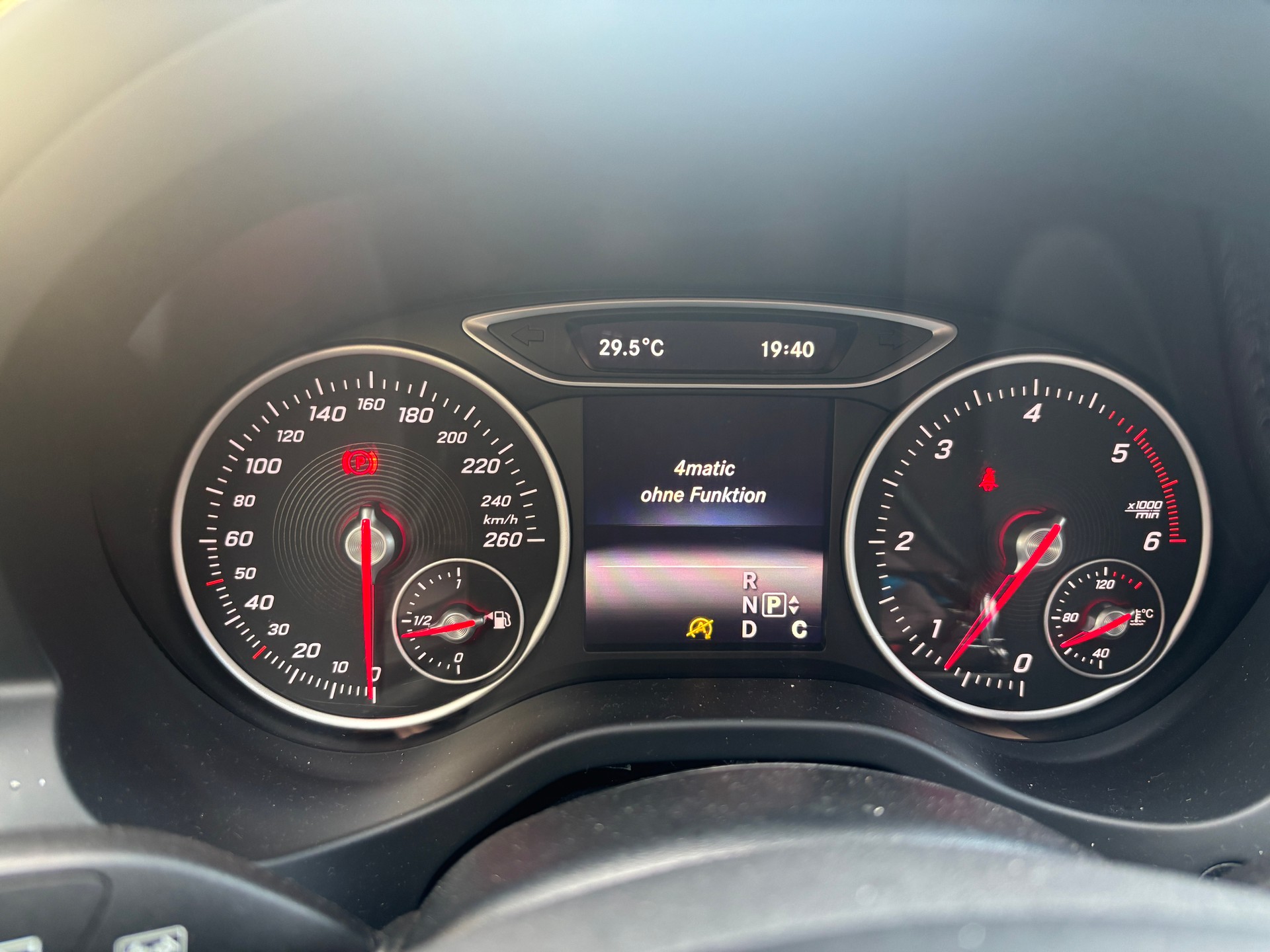 MERCEDES-BENZ A 200 CDI 4Matic 7G-DCT-image-9