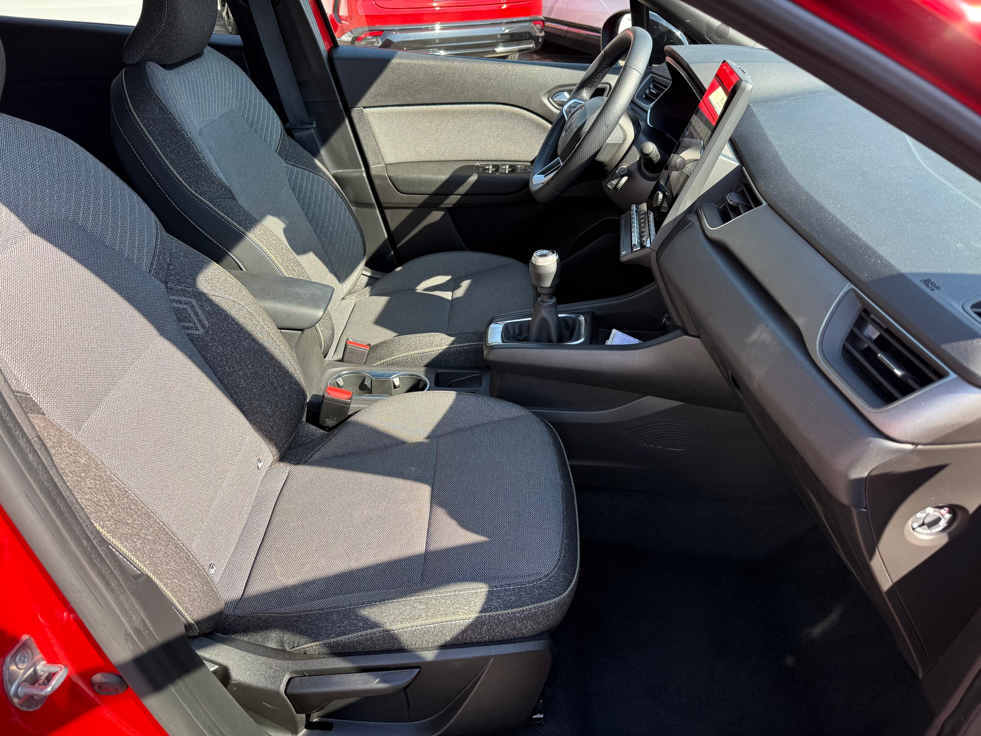 RENAULT Captur 1.3 TCe Techno-image-8