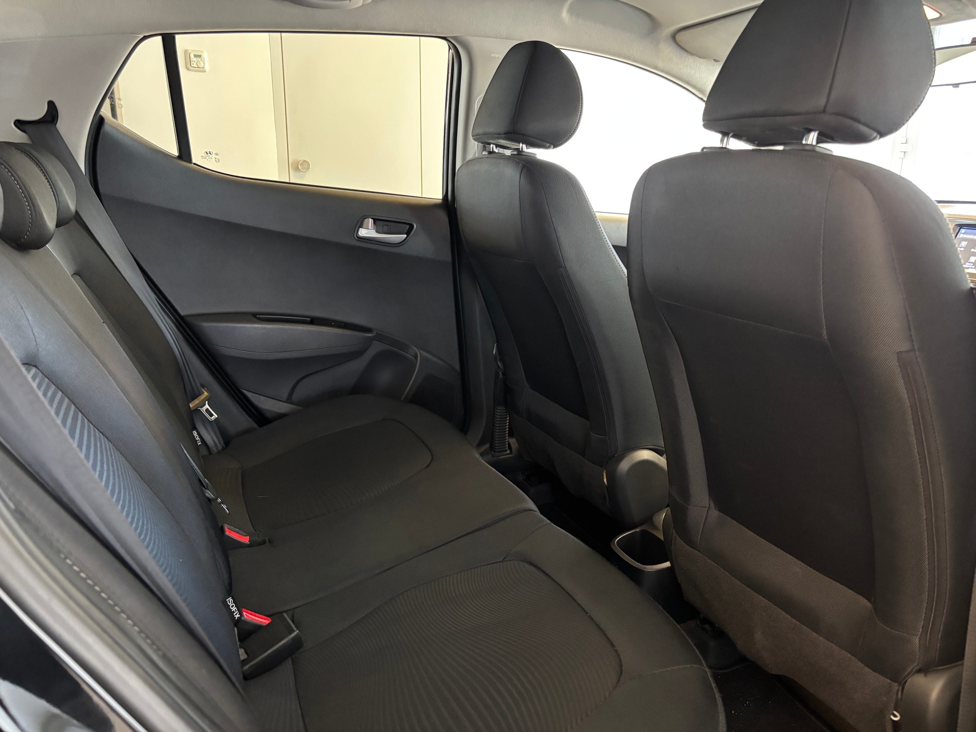 HYUNDAI i10 1.2 Amplia Automatic-image-12