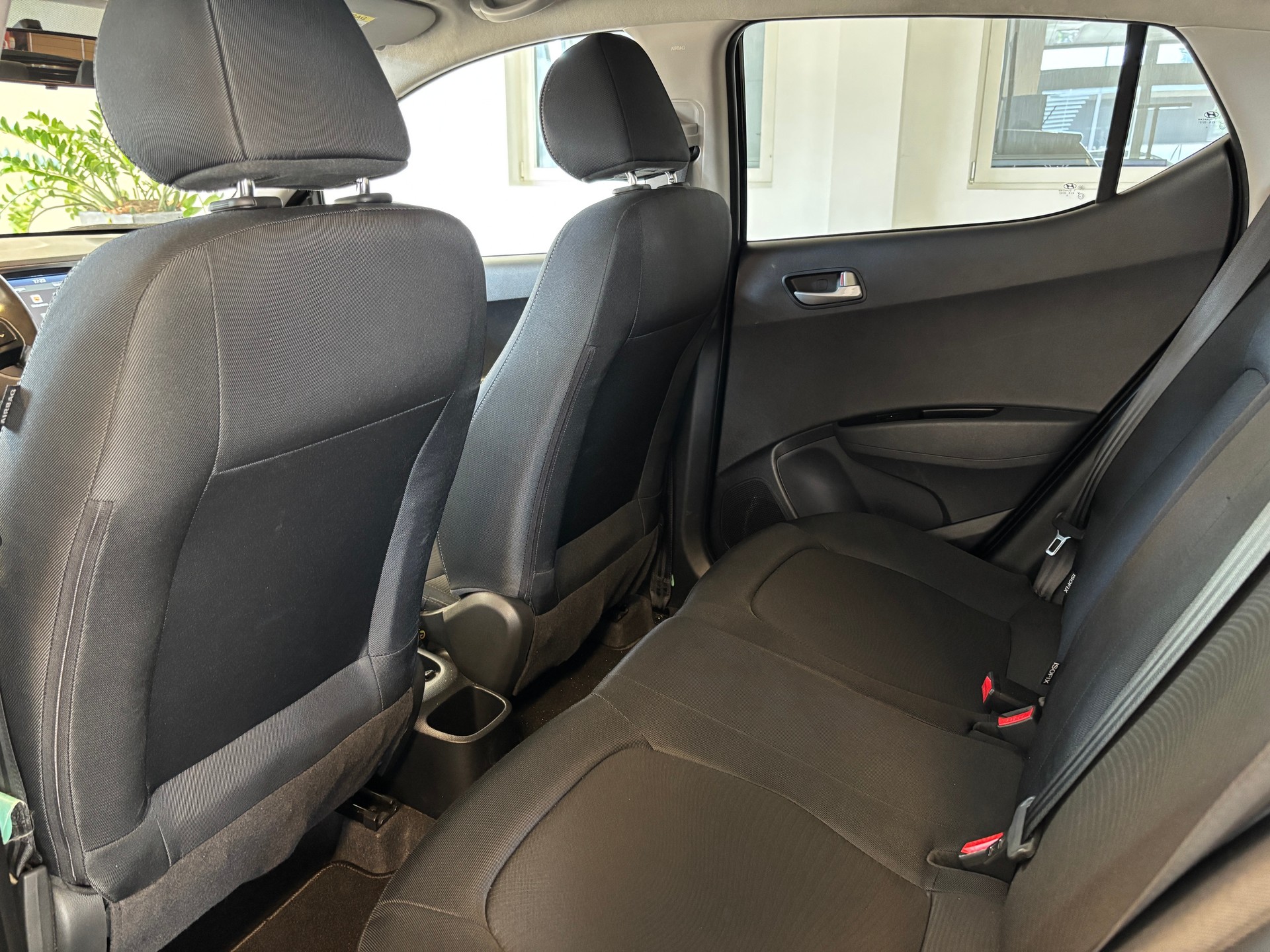 HYUNDAI i10 1.2 Amplia Automatic-image-13