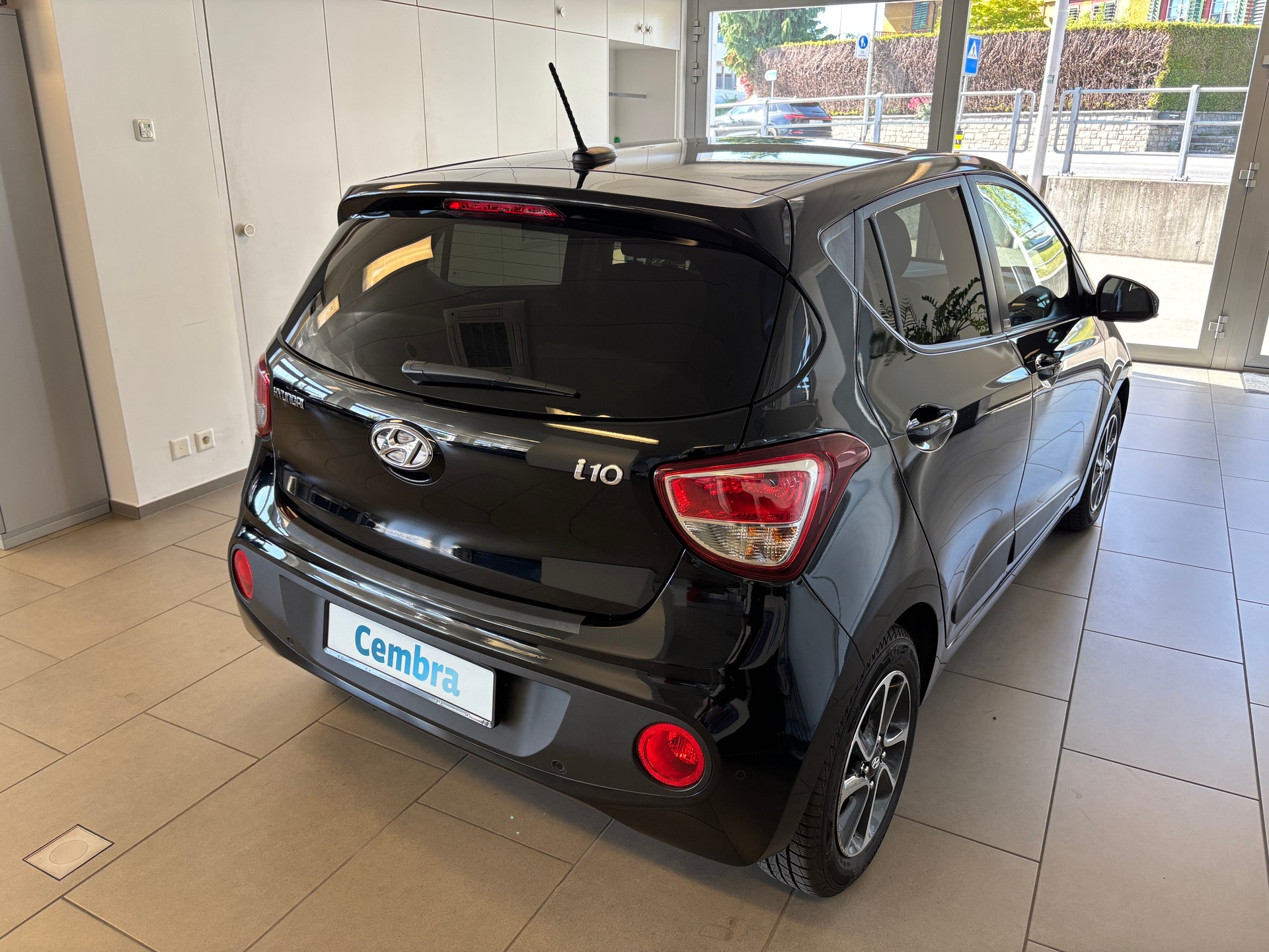 HYUNDAI i10 1.2 Amplia Automatic-showroom-element-2