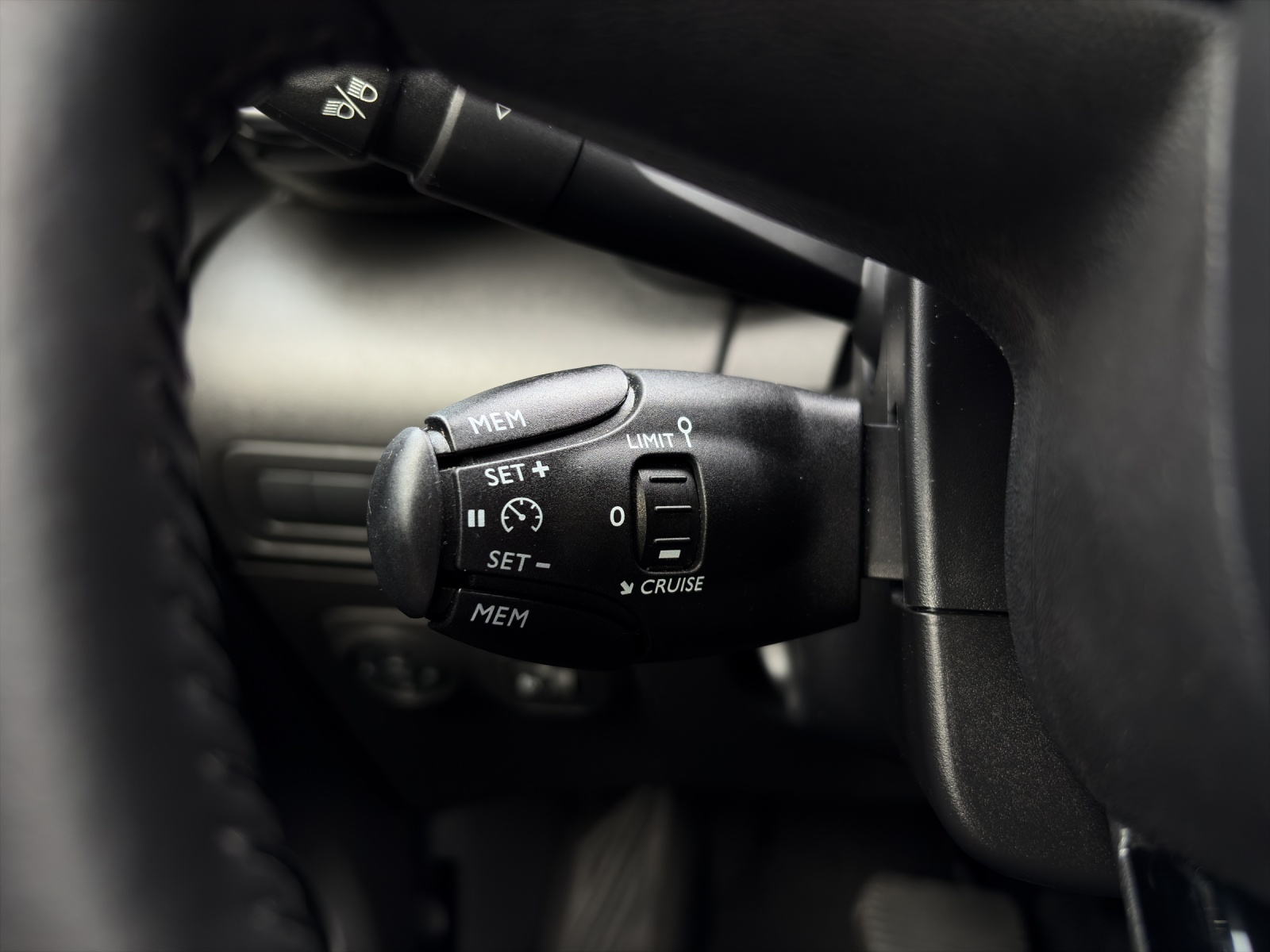 CITROEN C3 Aircross 1.2 PureTech 130 Swiss Edition-image-17