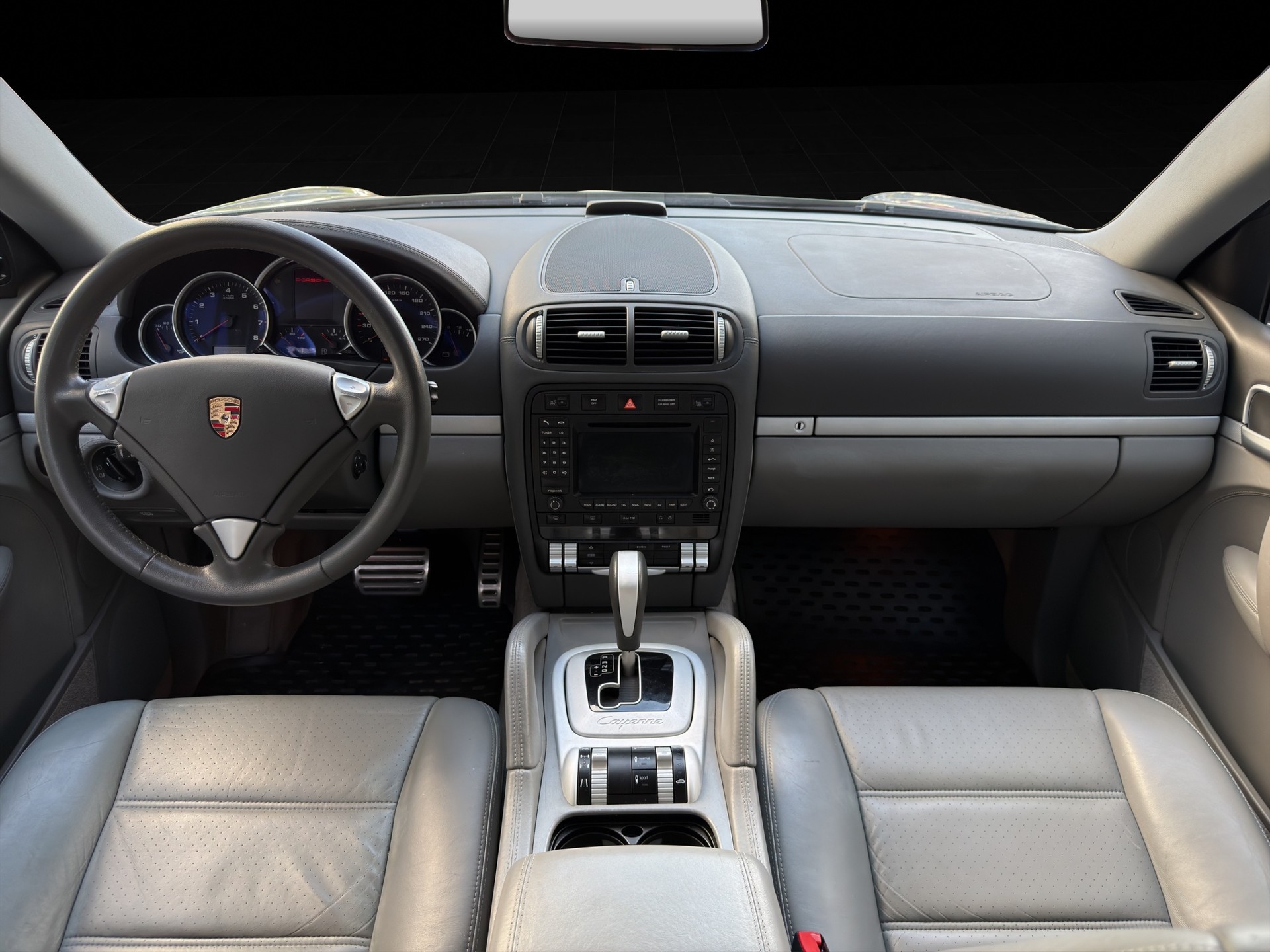 PORSCHE Cayenne S 4.5 V8-image-11