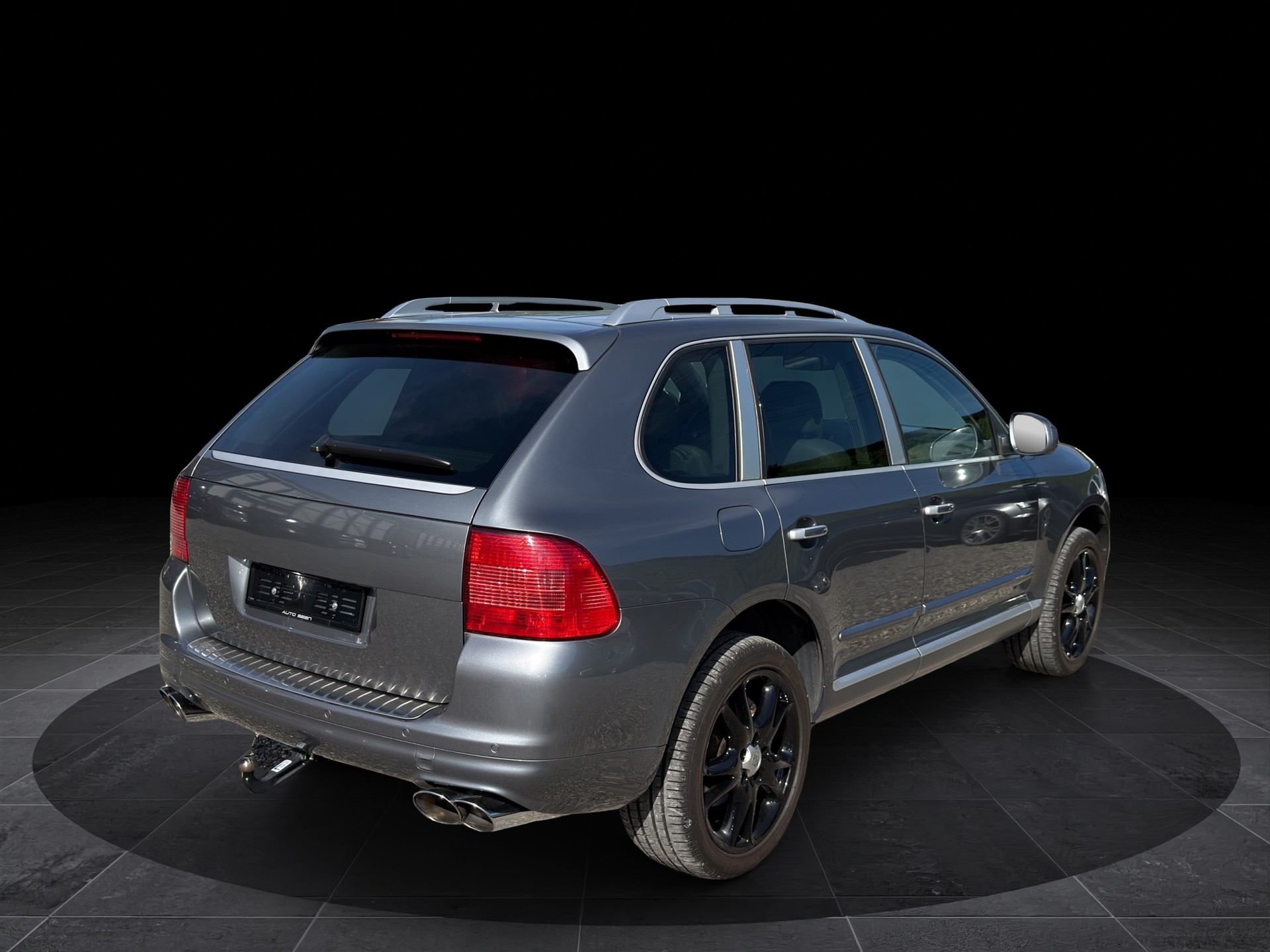 PORSCHE Cayenne S 4.5 V8-image-1