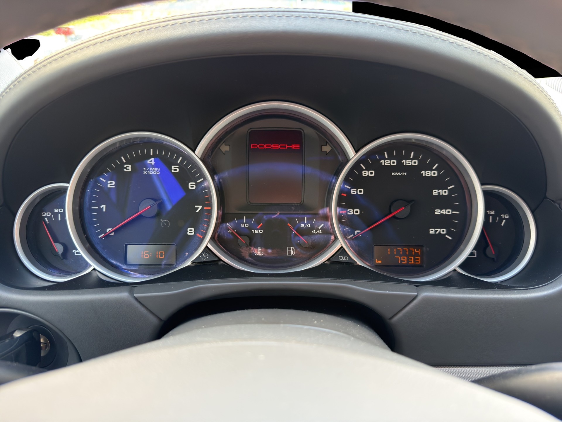 PORSCHE Cayenne S 4.5 V8-image-15