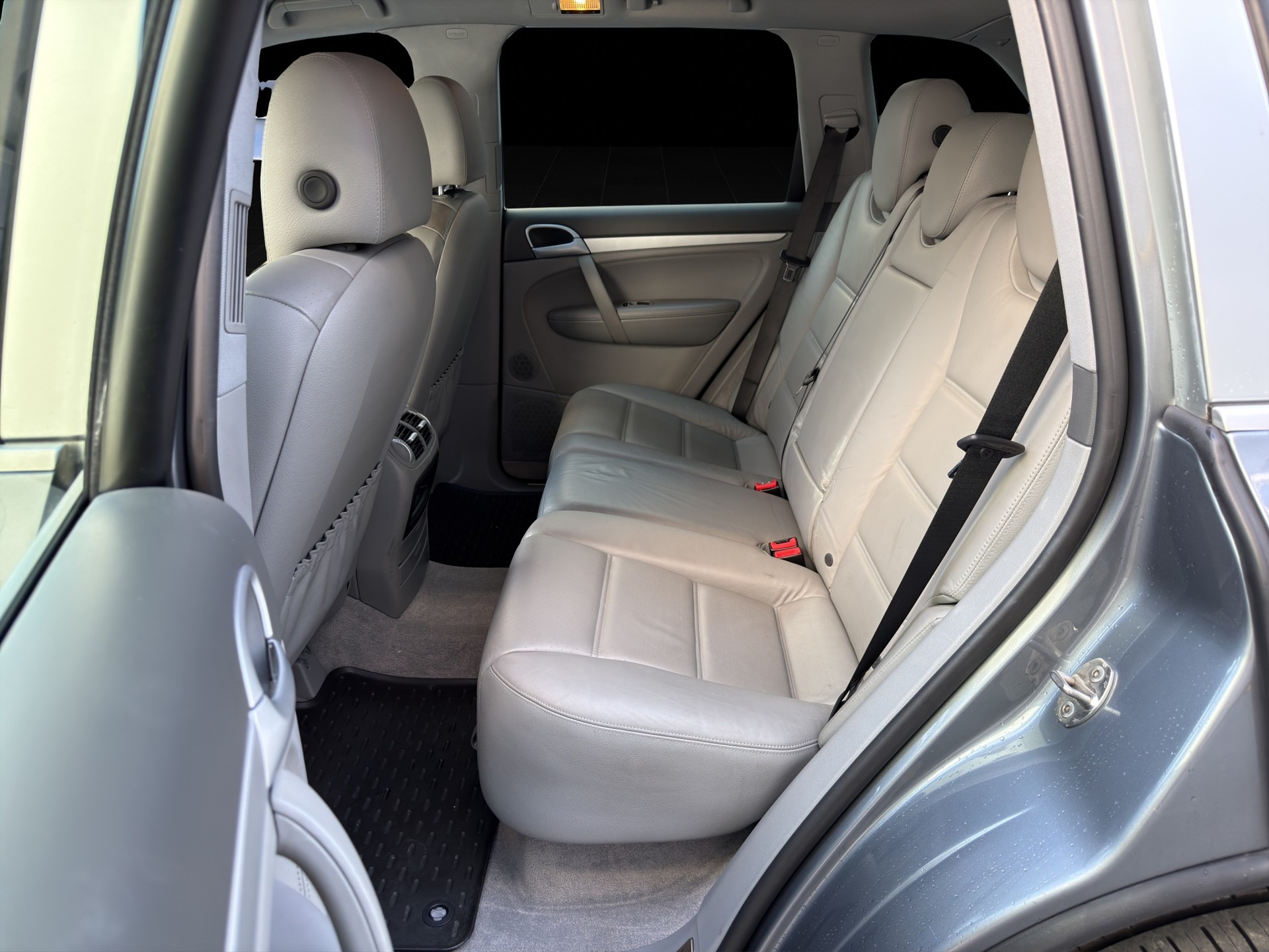 PORSCHE Cayenne S 4.5 V8-image-8