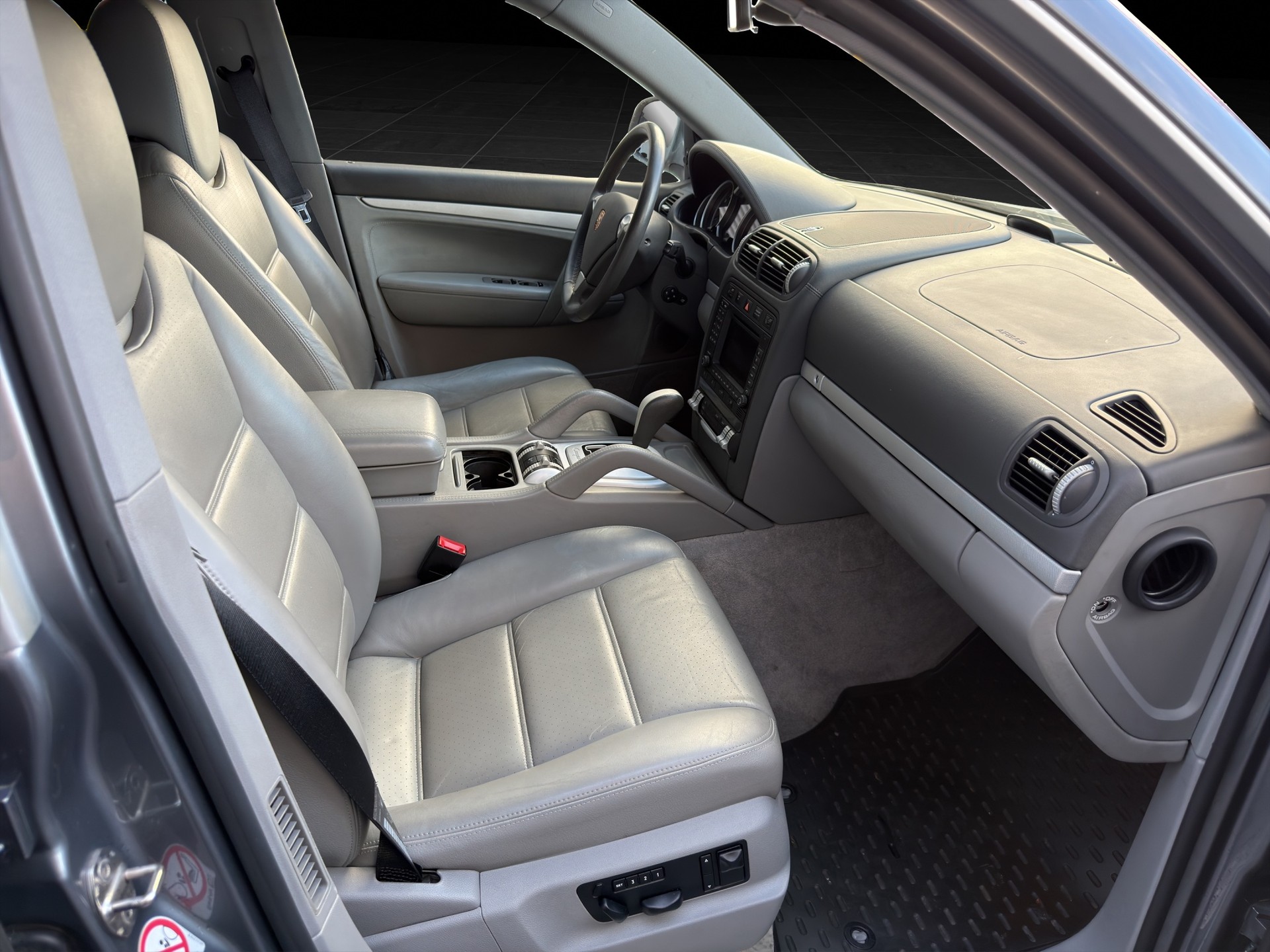 PORSCHE Cayenne S 4.5 V8-image-10
