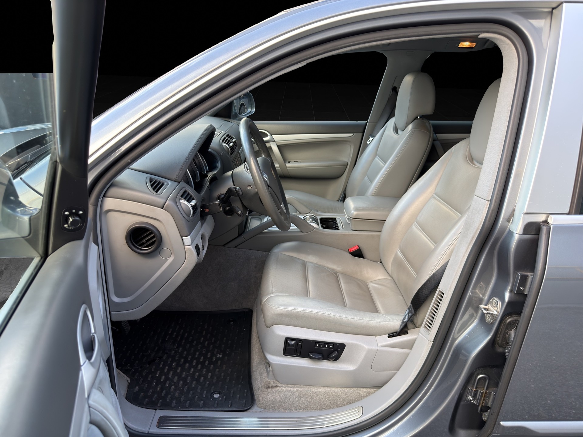 PORSCHE Cayenne S 4.5 V8-image-7
