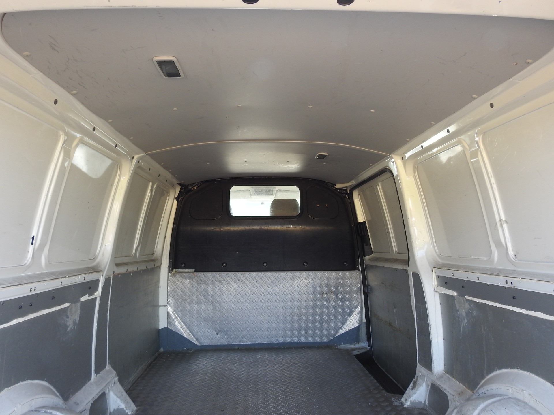 VW T5 2.5 TDI PD 4MOTION-image-10