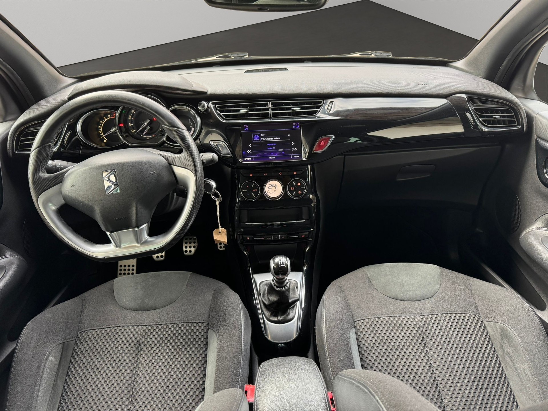 DS AUTOMOBILES DS 3 1.6 THP Sport Chic Plus-image-8